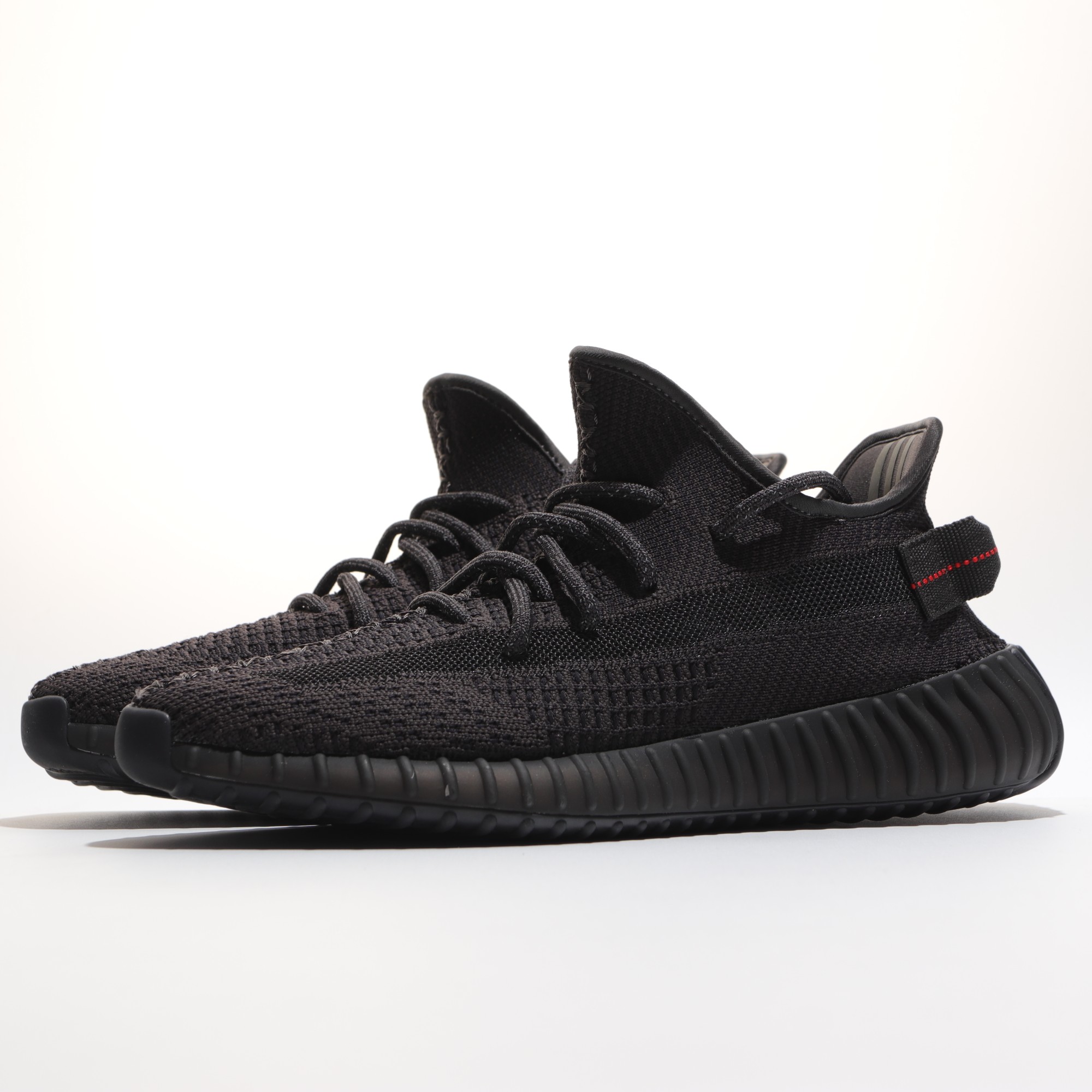 春夏季爆款Yeezy350v2系列上