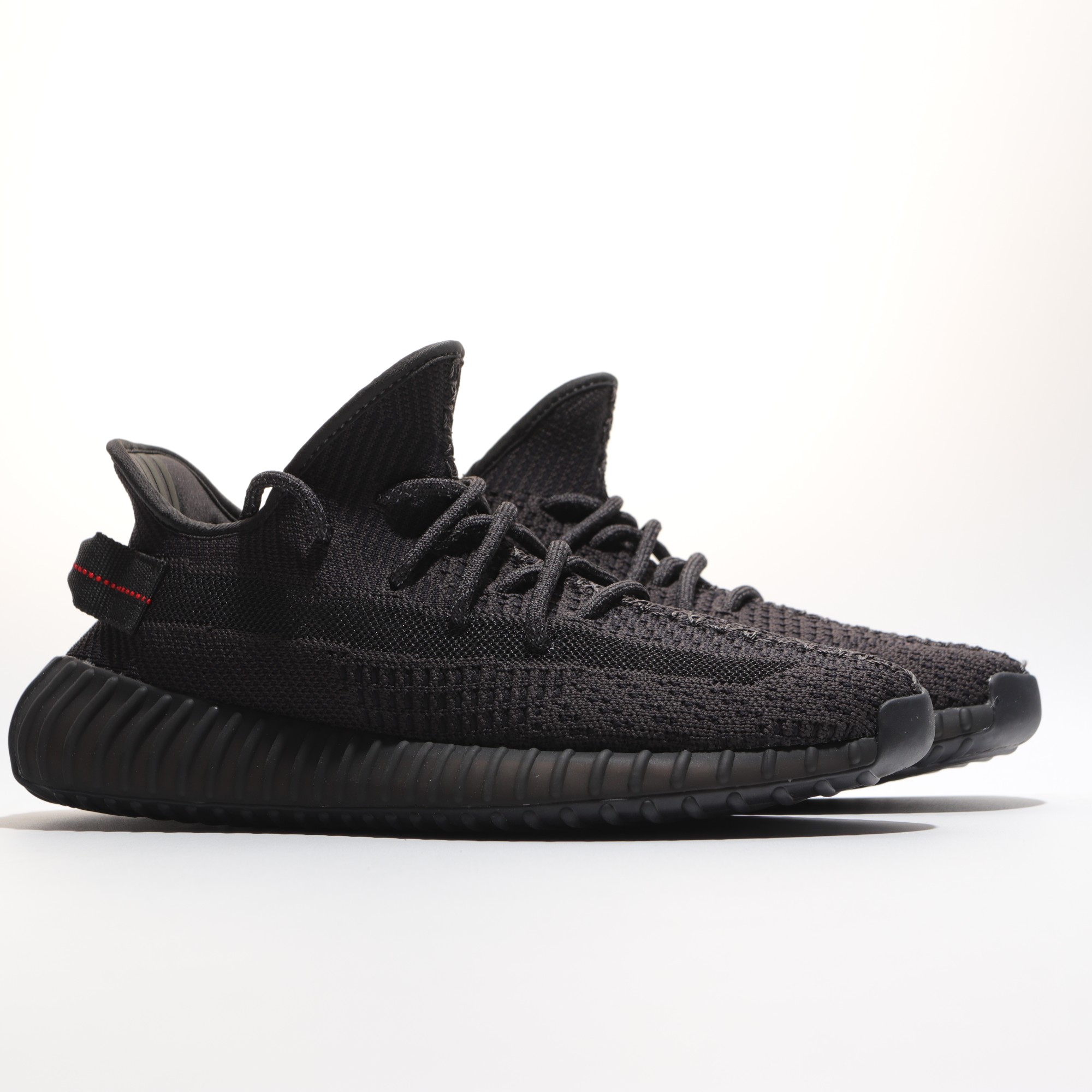 春夏季爆款Yeezy350v2系列上