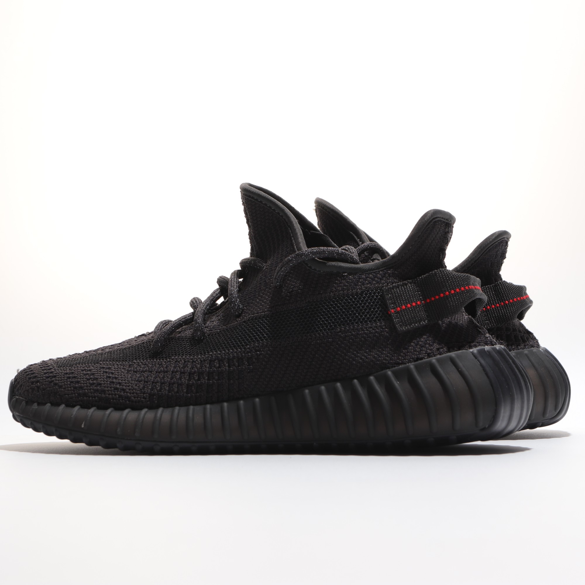 春夏季爆款Yeezy350v2系列上