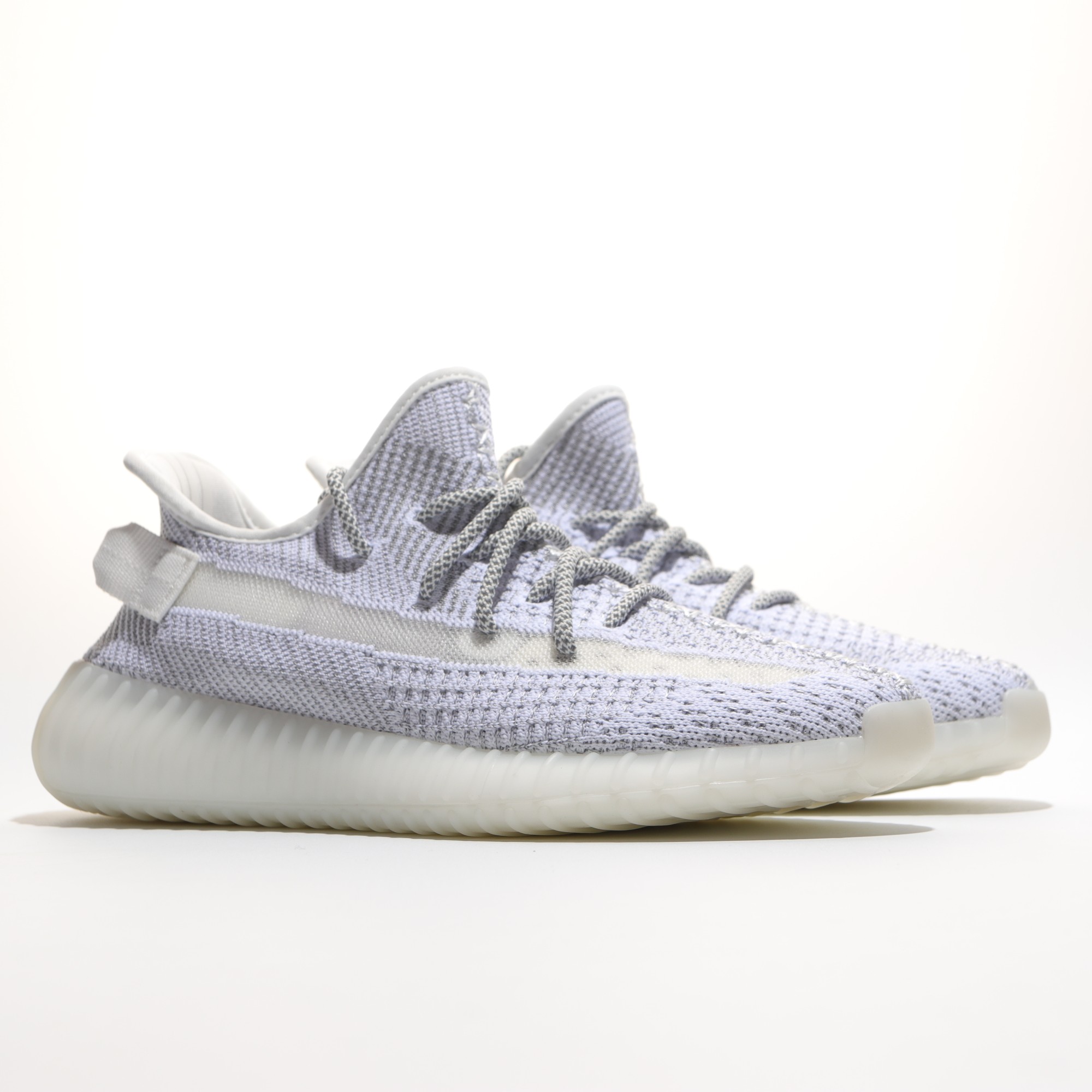 春夏季爆款Yeezy350v2系列上