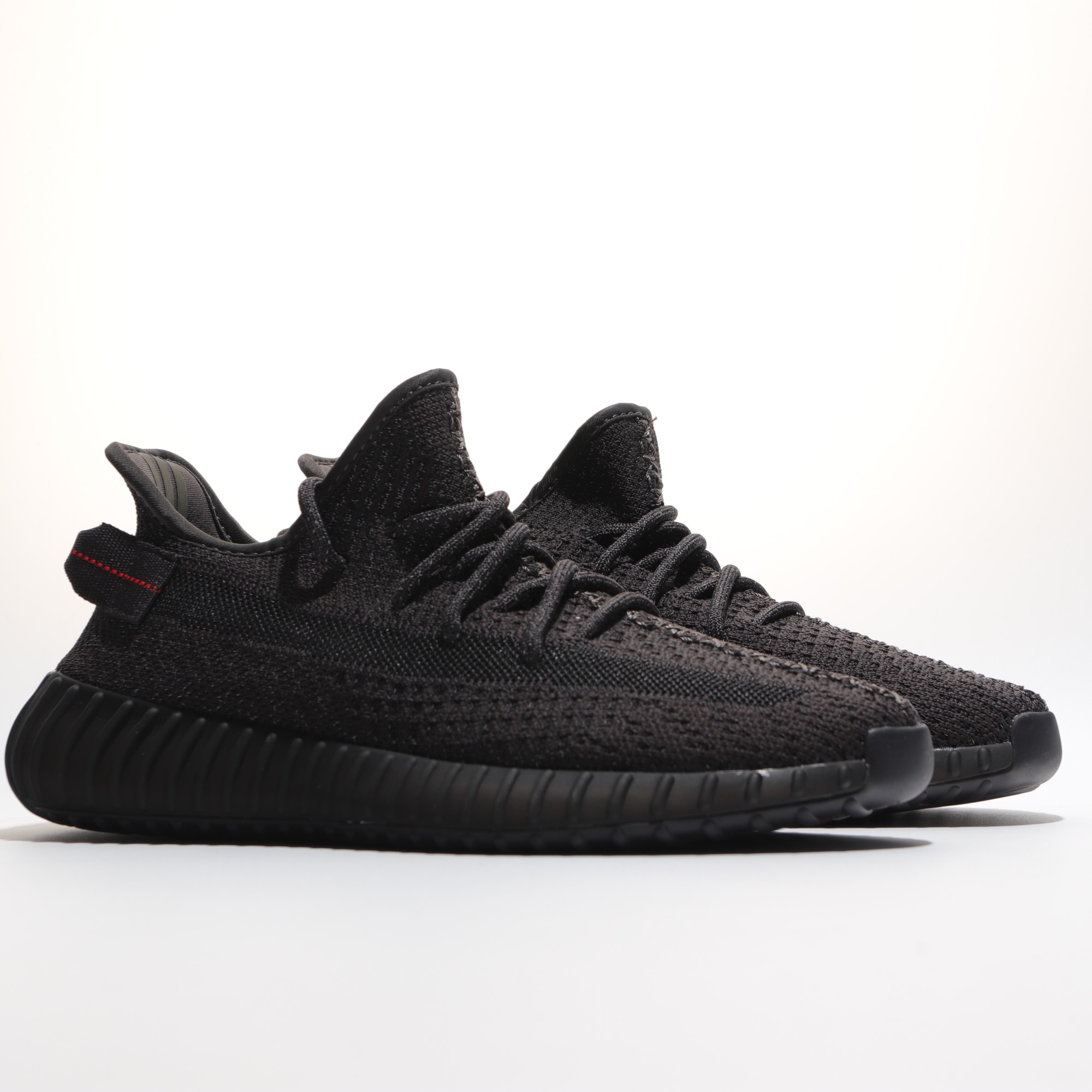 春夏季爆款Yeezy350v2系列上