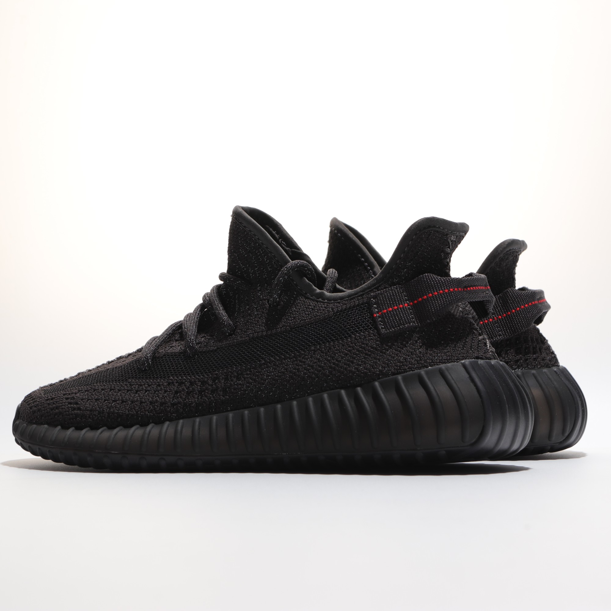 春夏季爆款Yeezy350v2系列上