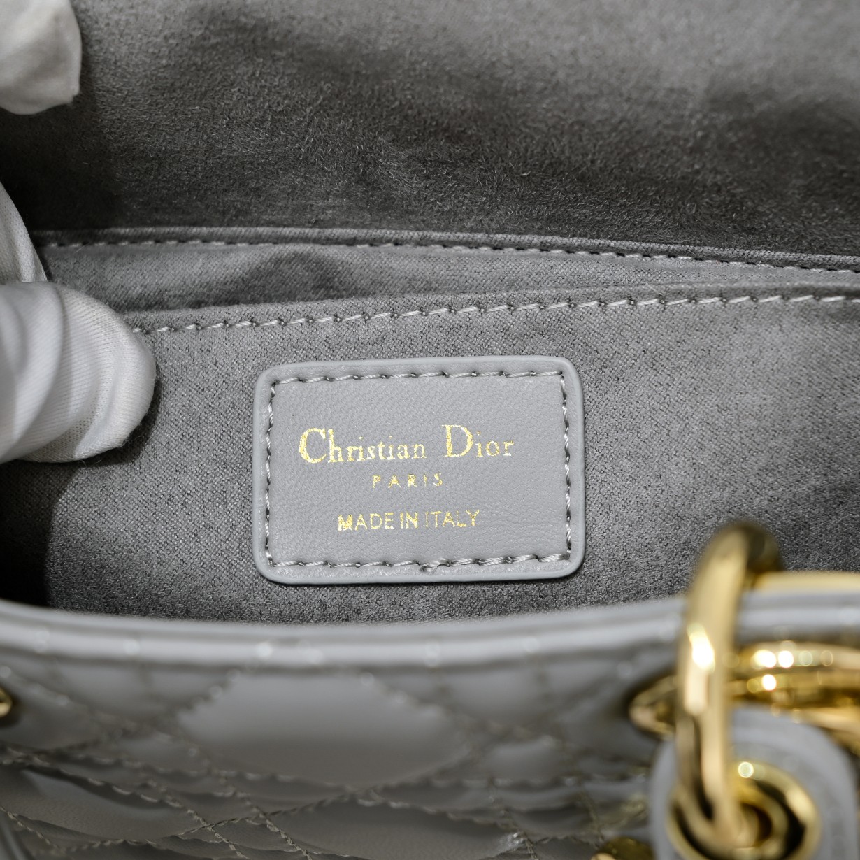Dior bag 🈶 Lady D-Joy Dior 。 ， ， “D.I.O.R.” ， 。 、 ， 、 — photo 9