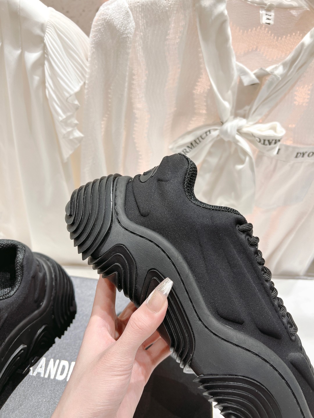 2023 New Alexander Wang Couple Sneakers: Top Quality and Comfortable Styles - 图片 8