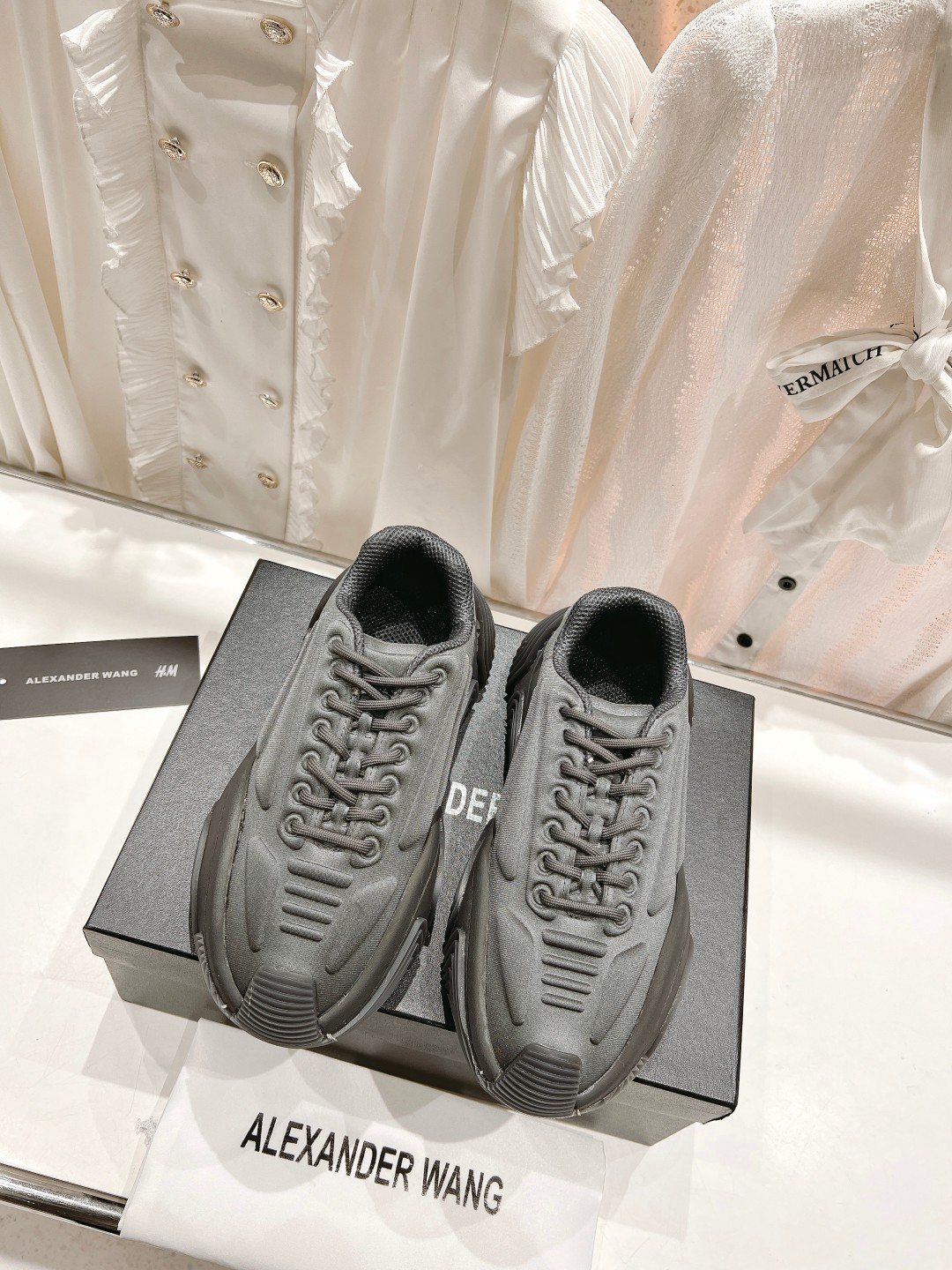 2023 New Alexander Wang Couple Sneakers: Top Quality and Comfortable Choice - 图片 1
