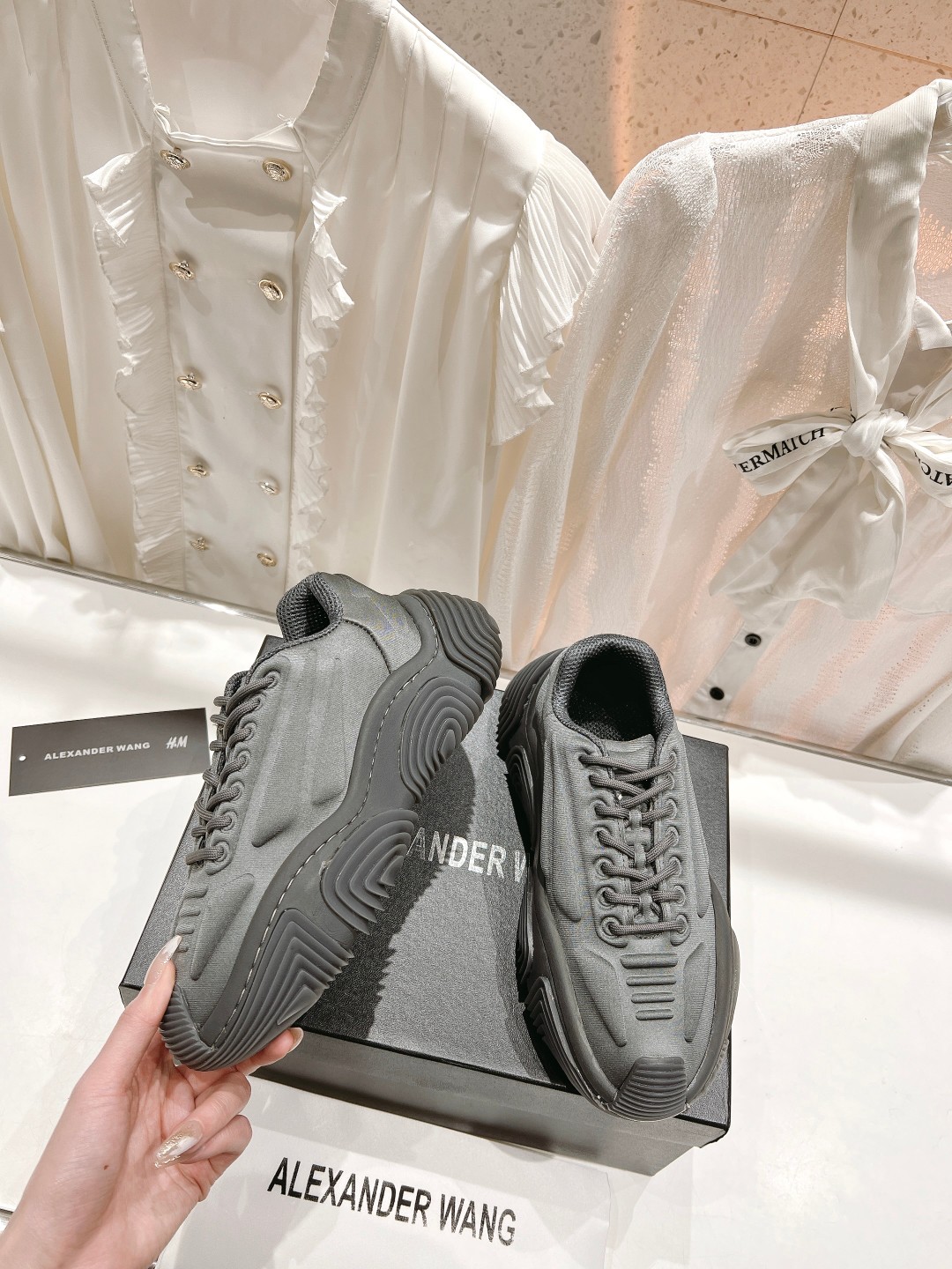 2023 New Alexander Wang Couple Sneakers: Top Quality and Comfortable Choice - 图片 2