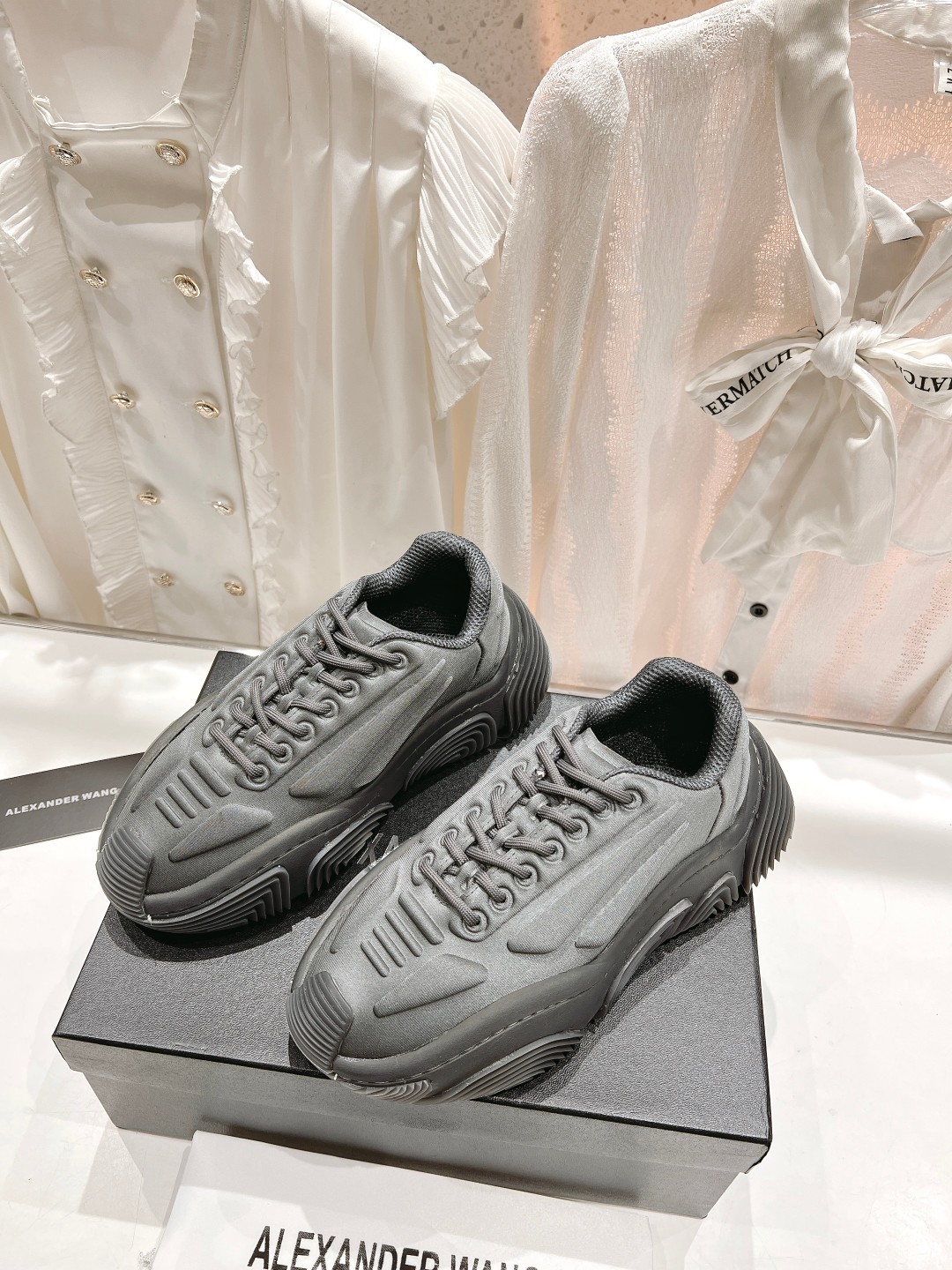 2023 New Alexander Wang Couple Sneakers: Top Quality and Comfortable Choice - 图片 3