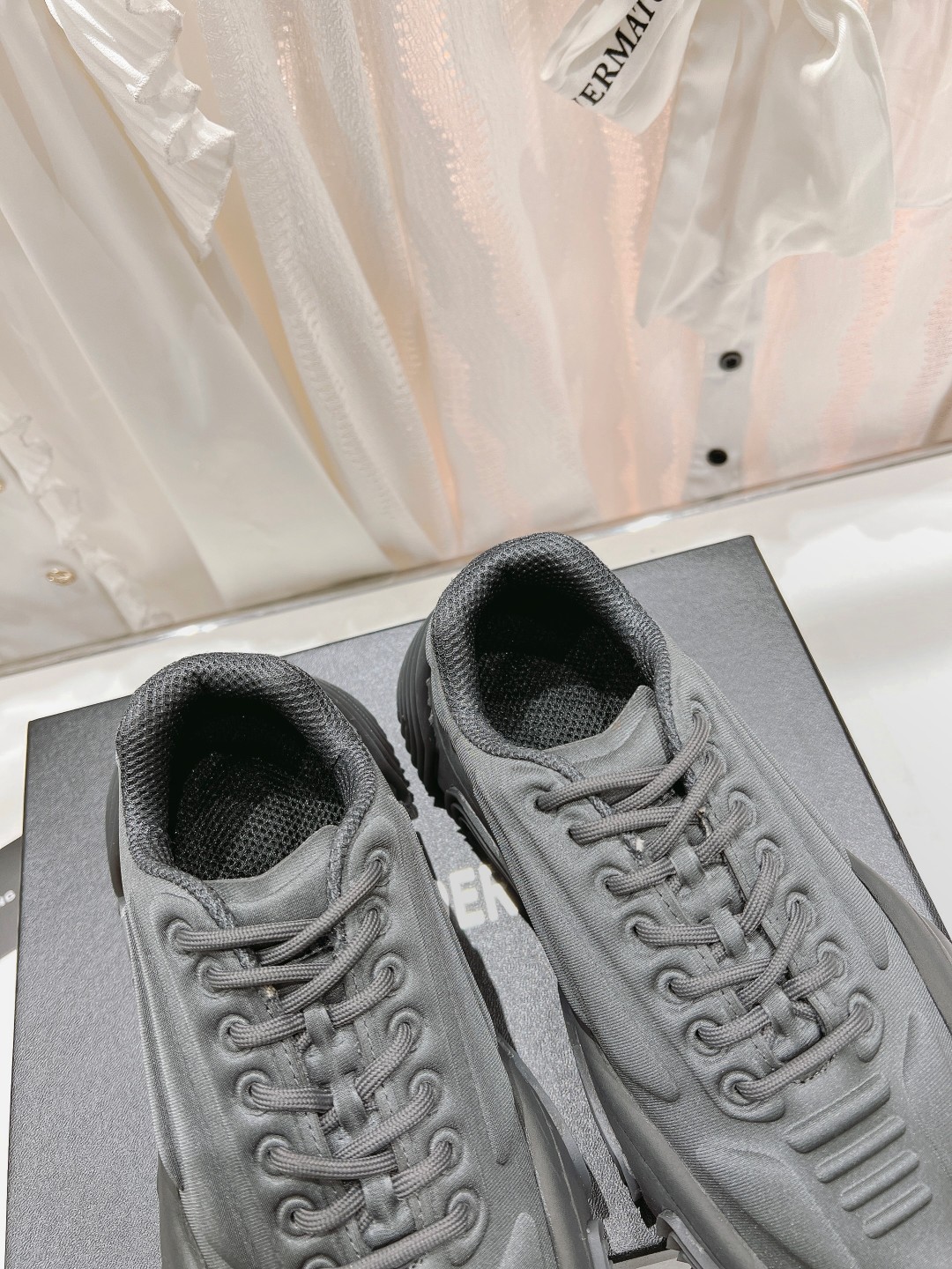 2023 New Alexander Wang Couple Sneakers: Top Quality and Comfortable Choice - 图片 6
