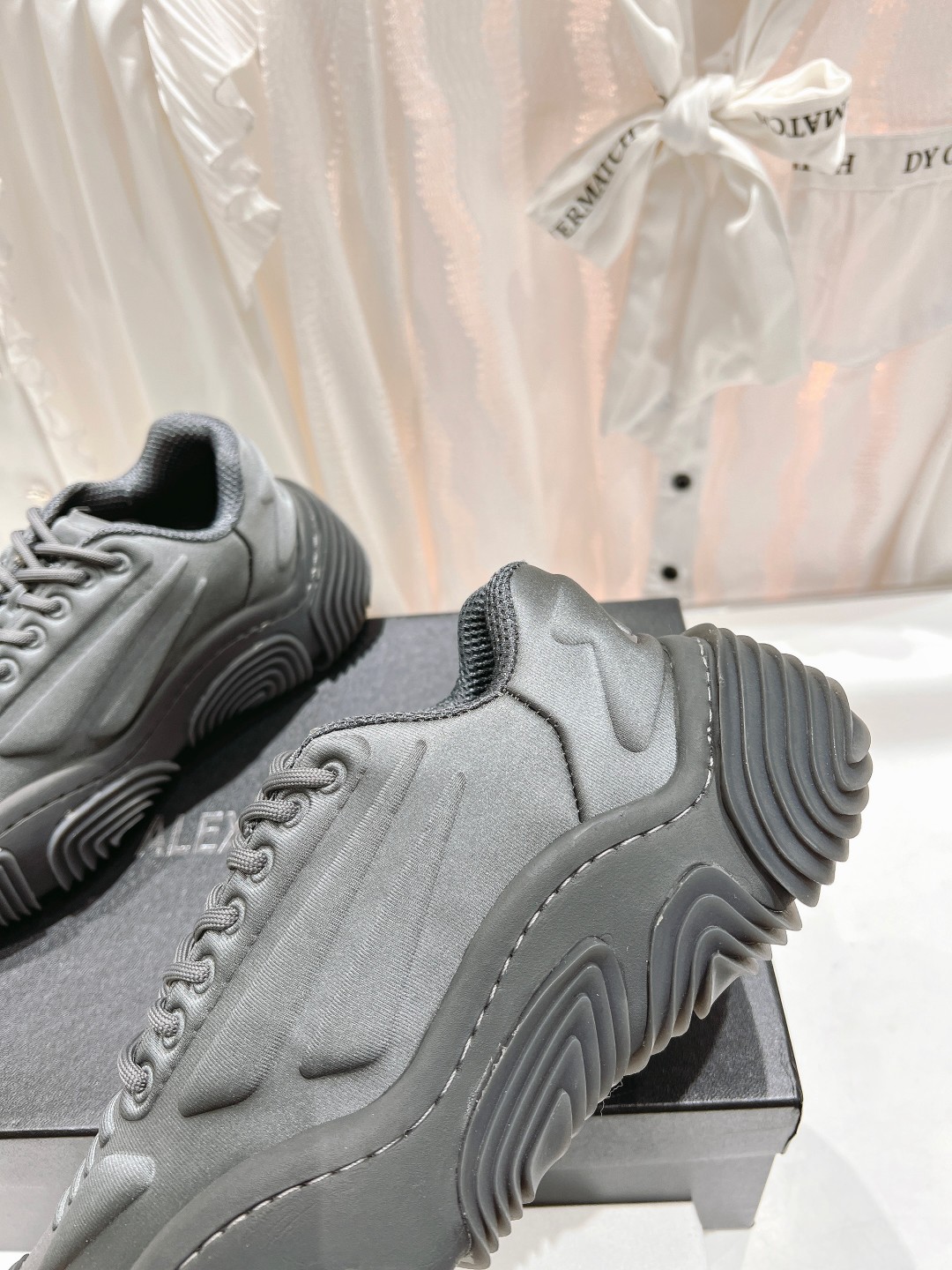 2023 New Alexander Wang Couple Sneakers: Top Quality and Comfortable Choice - 图片 8