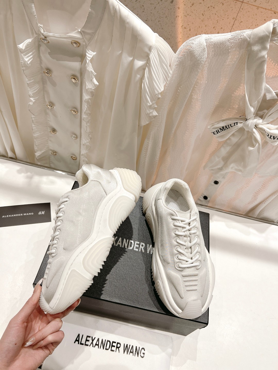 2023 New Alexander Wang Couple Sneakers: Top Quality and Comfortable Choice - 图片 3