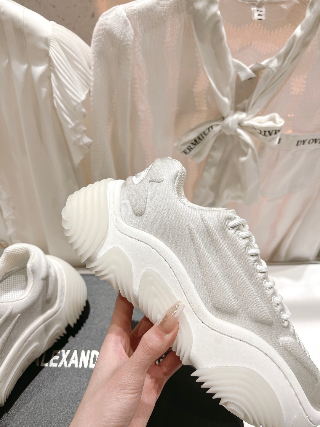 2023 New Alexander Wang Couple Sneakers: Top Quality and Comfortable Choice - 图片 8