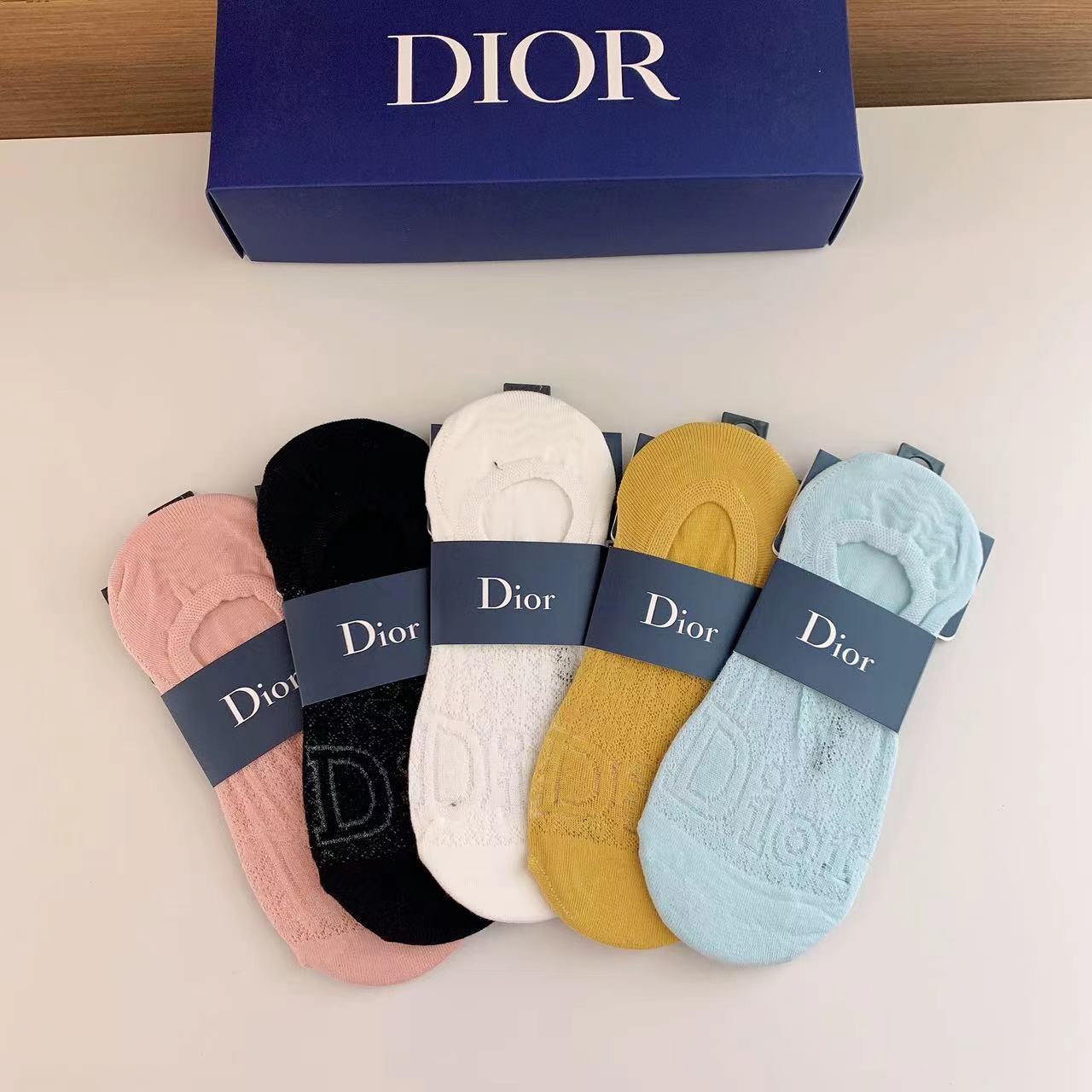 配包装一盒5双Dior迪奥新款小腿袜