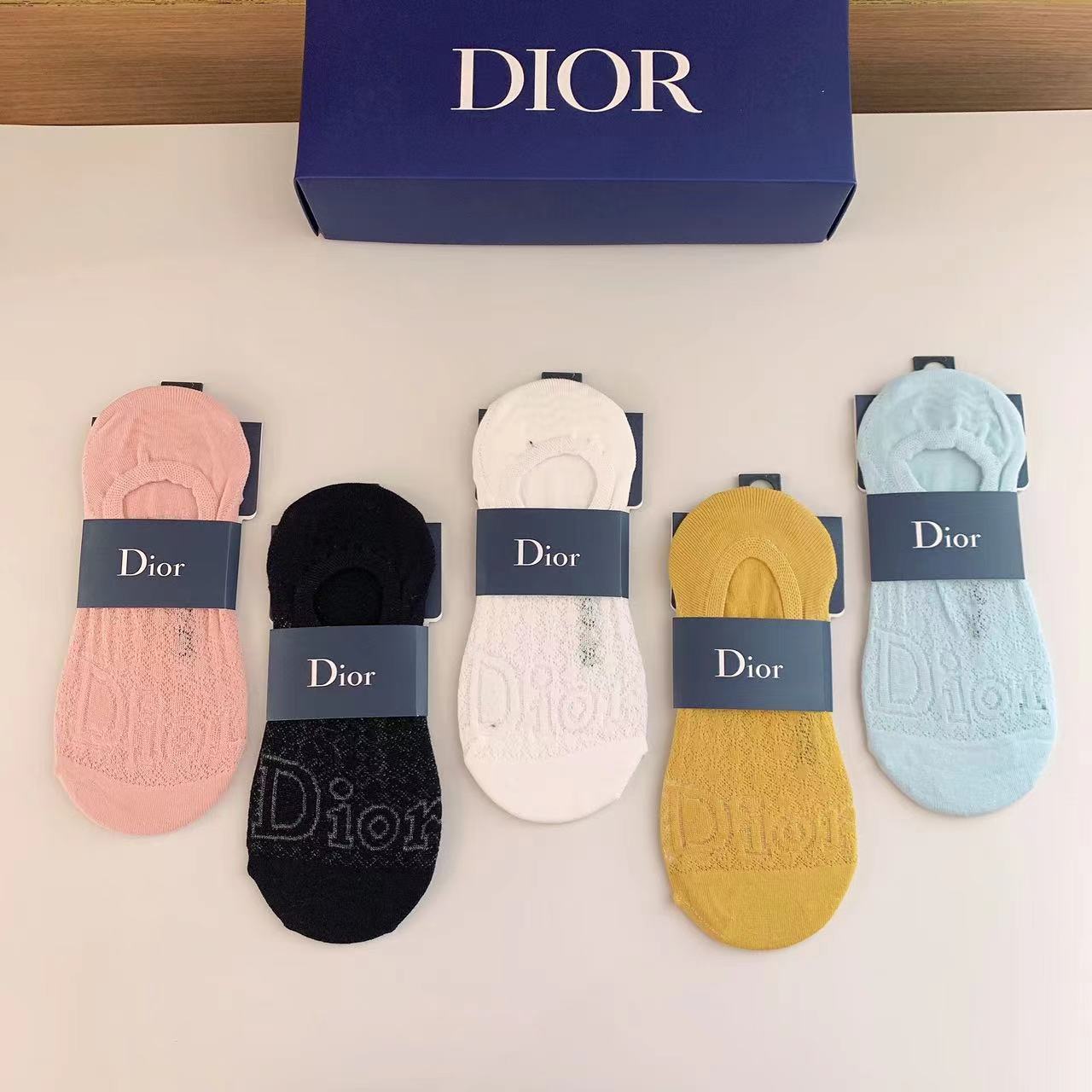 配包装一盒5双Dior迪奥新款小腿袜