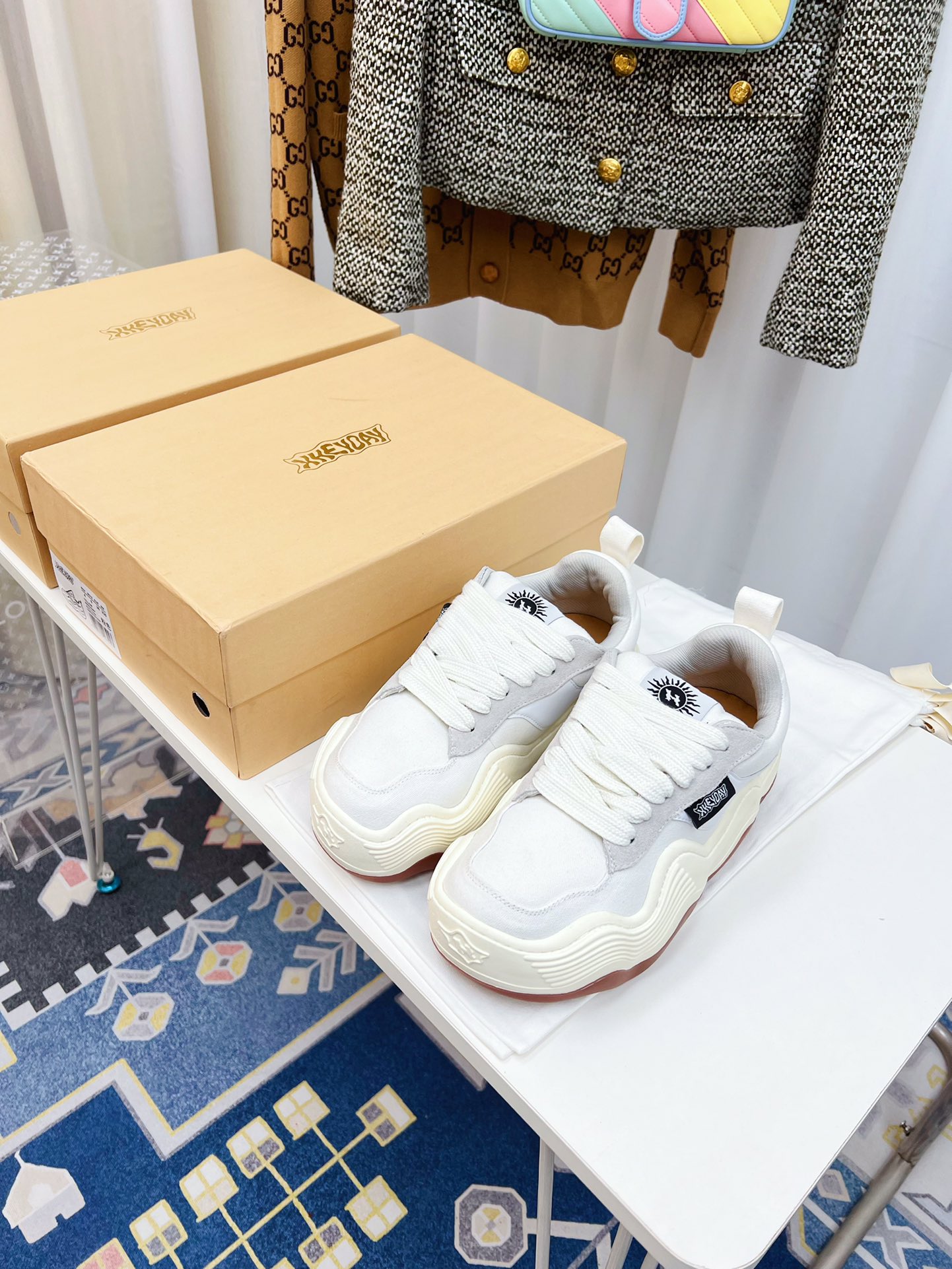 Top-level Heyday Shoes: Explosive New Collection with Canvas, Couples, and Sports Shoes