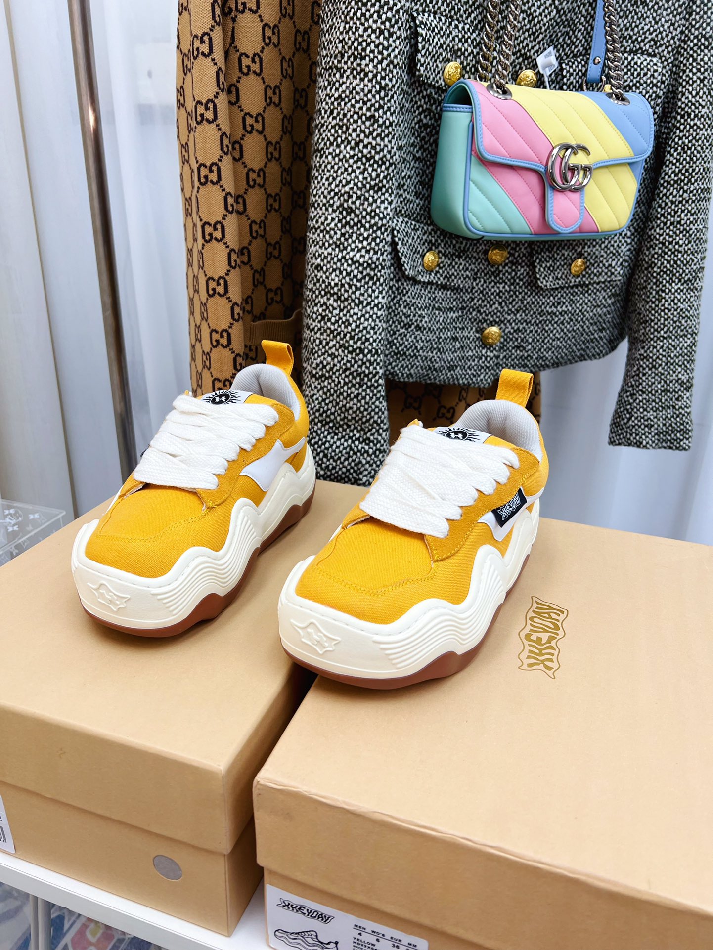 HeyDAY’s Latest Explosion: Top-level Canvas Shoes for Couples and Athletes - 图片 4