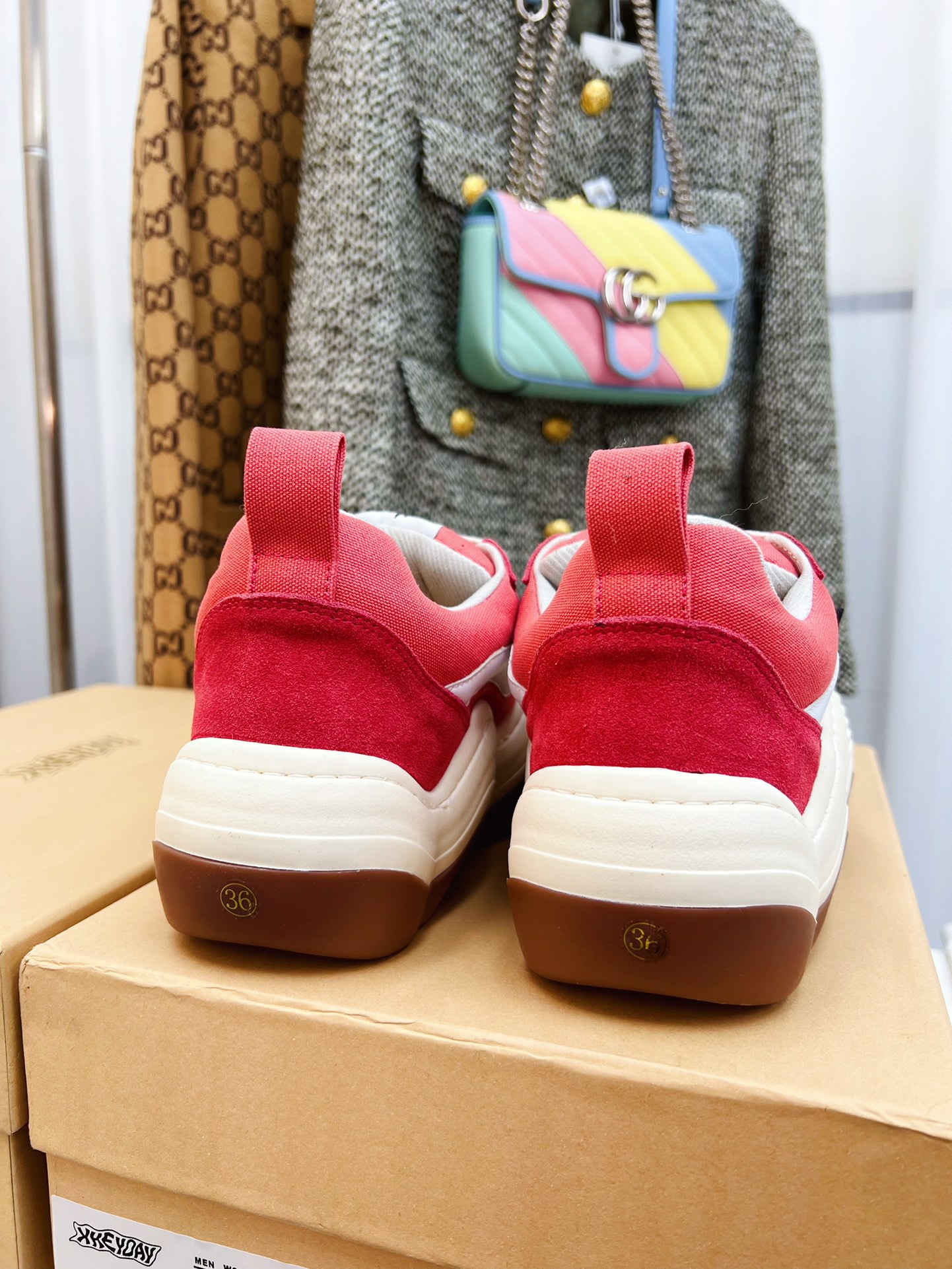 HeyDAY’s Latest Explosion: Top-level Canvas Shoes for Couples with Original Design - 图片 9