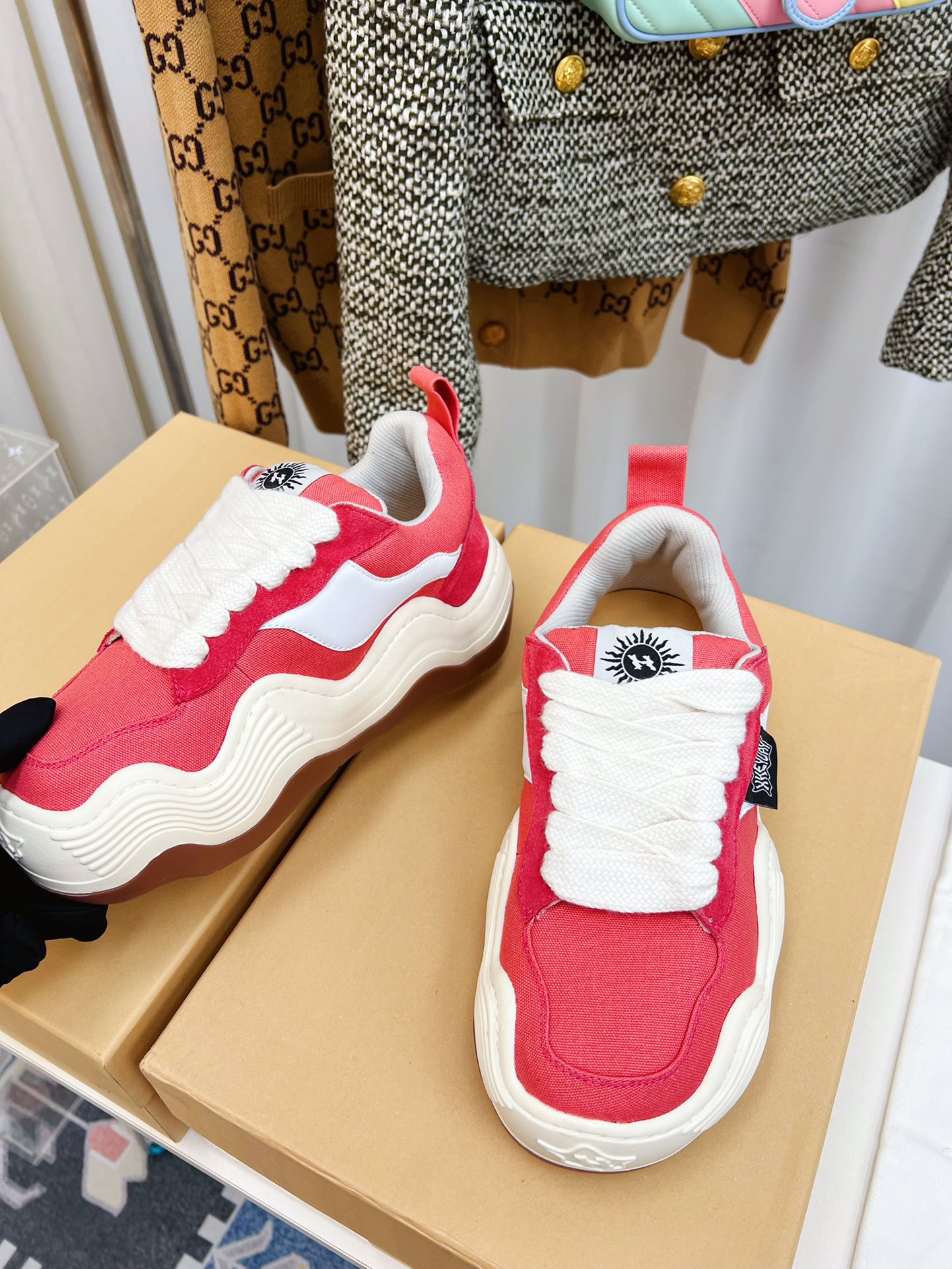 HeyDAY’s Latest Explosion: Top-level Canvas Shoes for Couples with Original Design - 图片 8