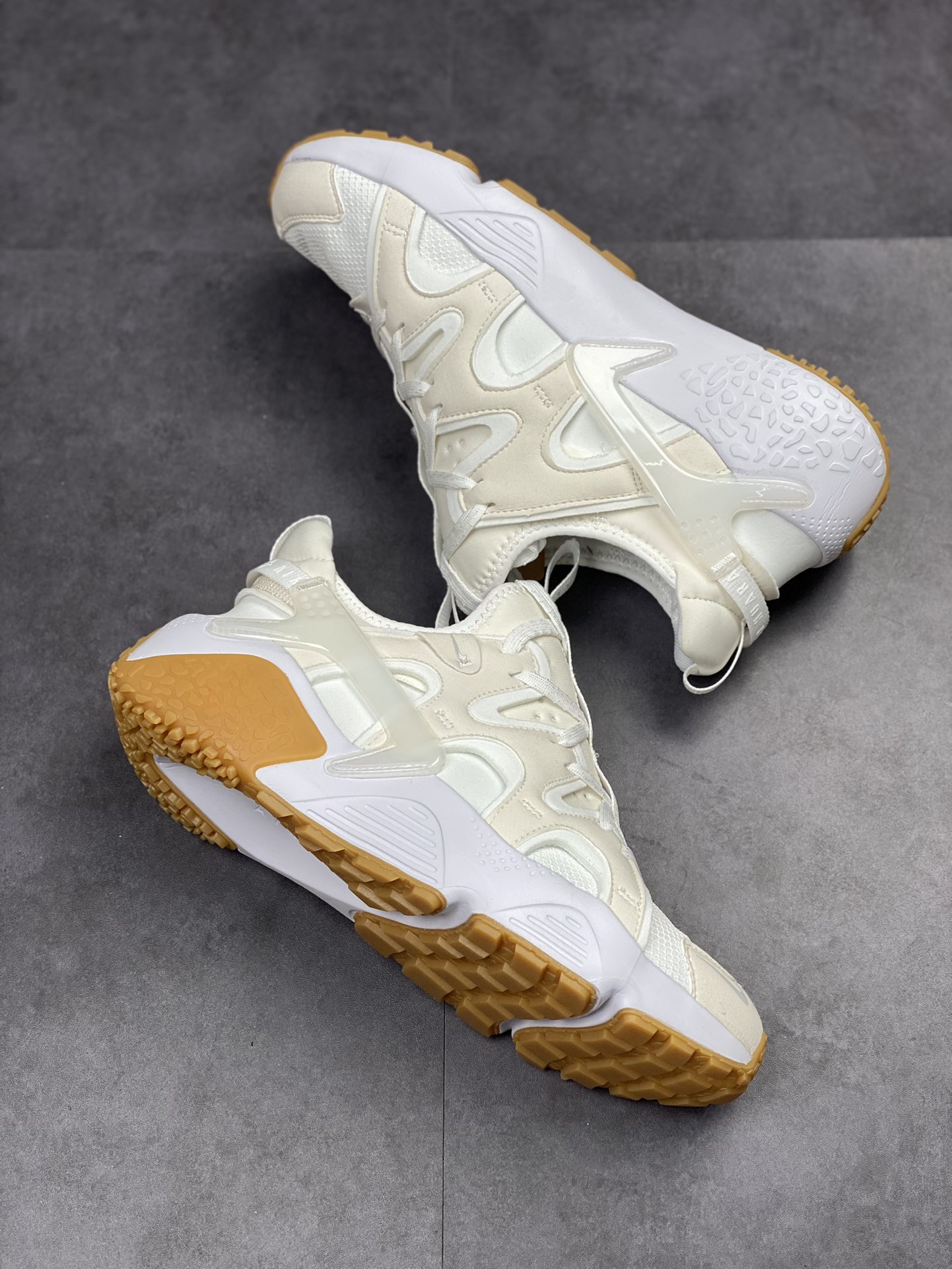 210 Nike Huarache 华莱士 纯原版本 Off-White/Sail 氯丁橡胶运动休闲跑鞋 DQ8031-101
