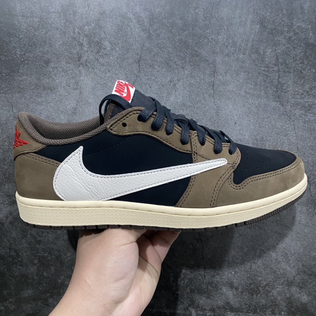 LJR版本最新批次nAir Jordan 1 x Travis ScottnAJ1 x TS联名黑棕倒钩一代CQ4277-001n区别各大代号版本n所有皮料均来自原厂 所有细节均多次校对n针车效果同步原鞋 刺绣拉到原厂定做n原楦原纸板开发 后跟弧度收口自然不对折极致一眼正品既视感 进口玻璃冲刀皮料裁剪零毛边承诺百分百一致原鞋 鞋面清洁度最高 QC检验标准 控制溢胶 鞋盒、防尘纸 配件鞋带 均采购来自原厂 尺码：40.5-47.5-莆田鞋批发中心