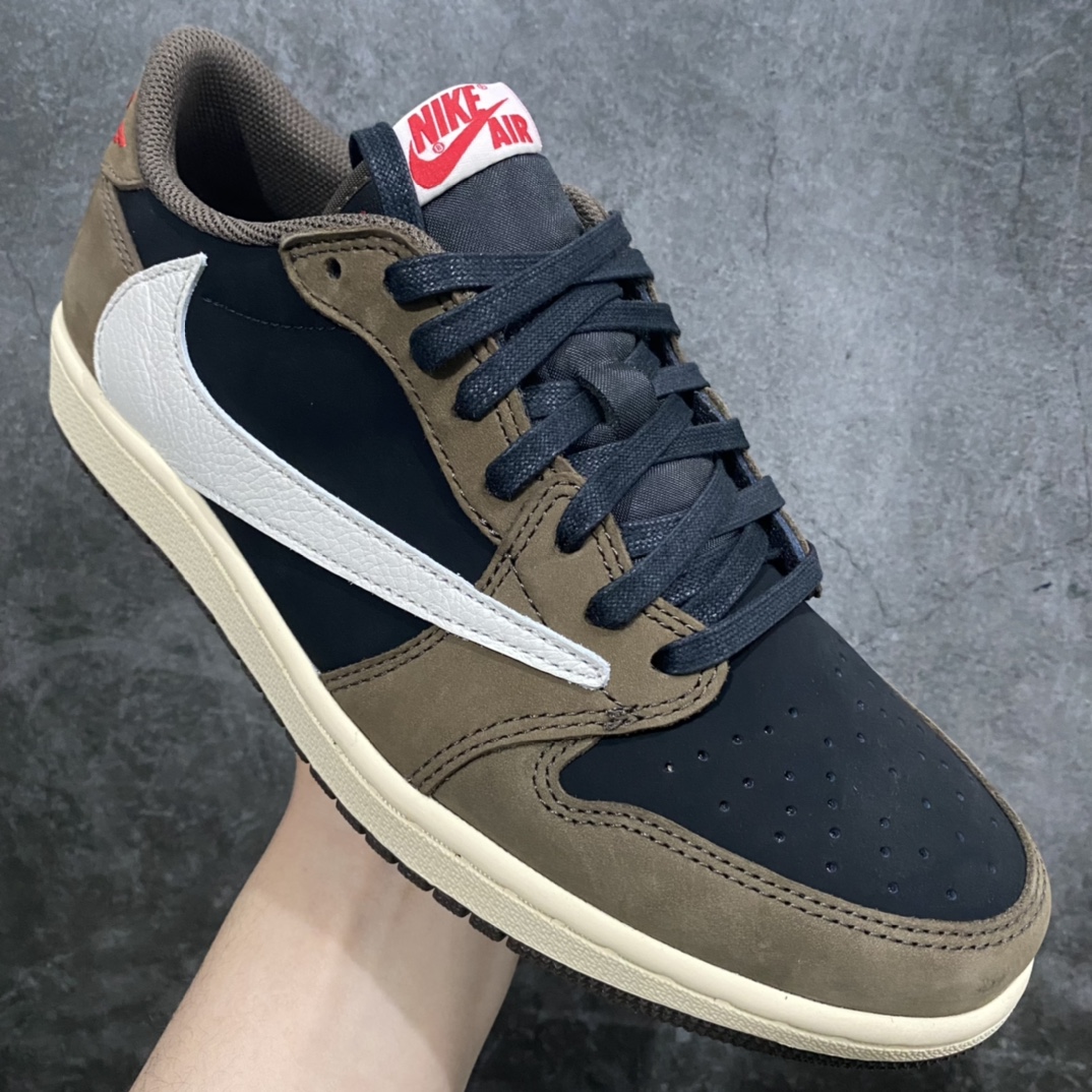 图片[3]-LJR版本最新批次nAir Jordan 1 x Travis ScottnAJ1 x TS联名黑棕倒钩一代CQ4277-001n区别各大代号版本n所有皮料均来自原厂 所有细节均多次校对n针车效果同步原鞋 刺绣拉到原厂定做n原楦原纸板开发 后跟弧度收口自然不对折极致一眼正品既视感 进口玻璃冲刀皮料裁剪零毛边承诺百分百一致原鞋 鞋面清洁度最高 QC检验标准 控制溢胶 鞋盒、防尘纸 配件鞋带 均采购来自原厂 尺码：40.5-47.5-莆田鞋批发中心