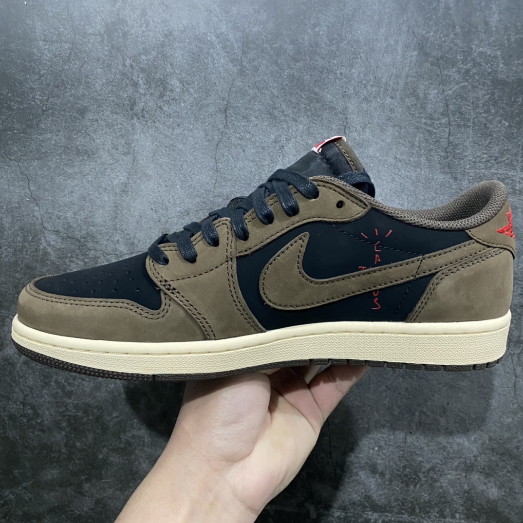 图片[2]-LJR版本最新批次nAir Jordan 1 x Travis ScottnAJ1 x TS联名黑棕倒钩一代CQ4277-001n区别各大代号版本n所有皮料均来自原厂 所有细节均多次校对n针车效果同步原鞋 刺绣拉到原厂定做n原楦原纸板开发 后跟弧度收口自然不对折极致一眼正品既视感 进口玻璃冲刀皮料裁剪零毛边承诺百分百一致原鞋 鞋面清洁度最高 QC检验标准 控制溢胶 鞋盒、防尘纸 配件鞋带 均采购来自原厂 尺码：40.5-47.5-莆田鞋批发中心