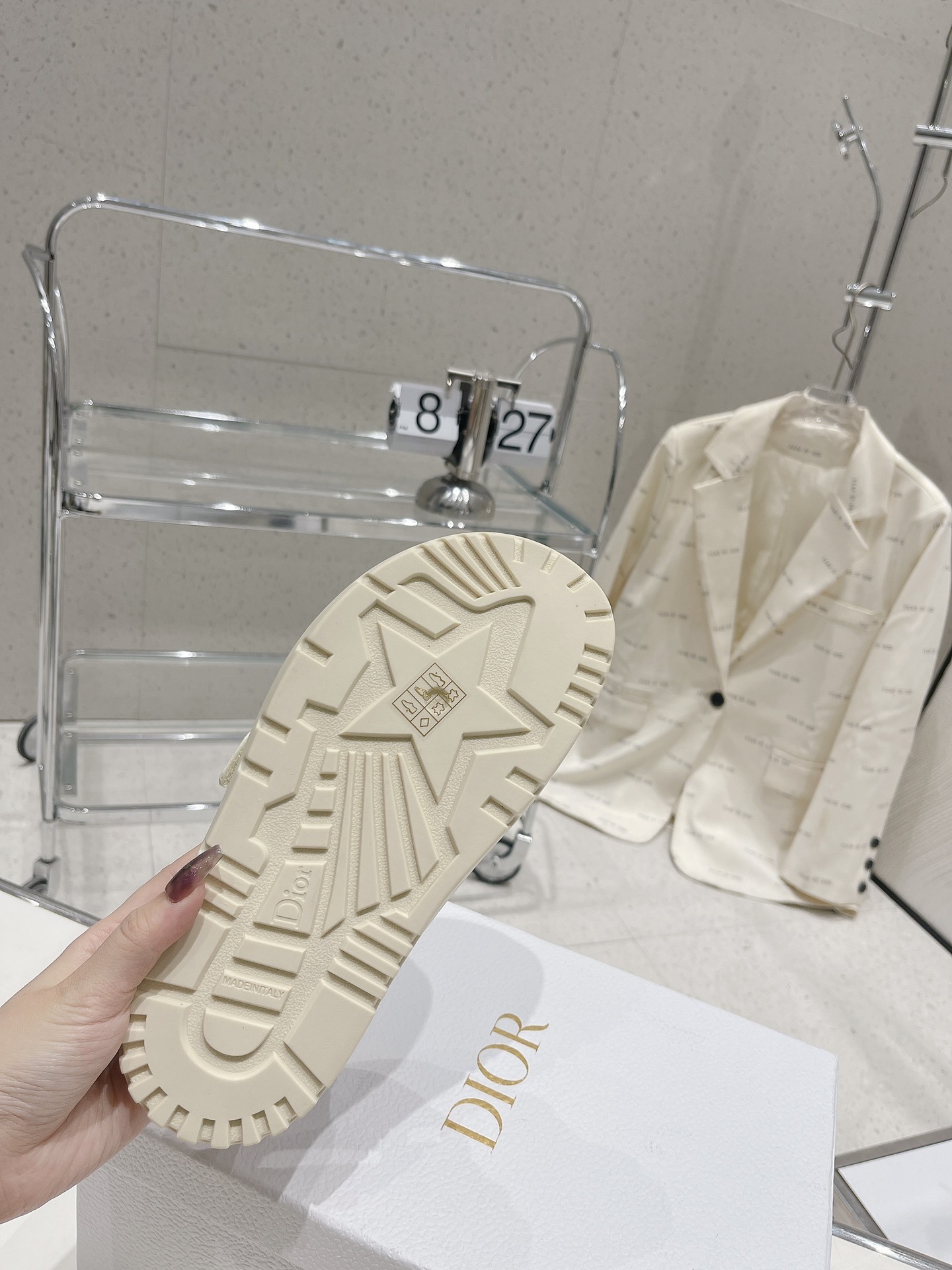 Dior Dior迪奥新款厚底电绣牛皮凉拖鞋 耐看的懒人拖鞋 精美