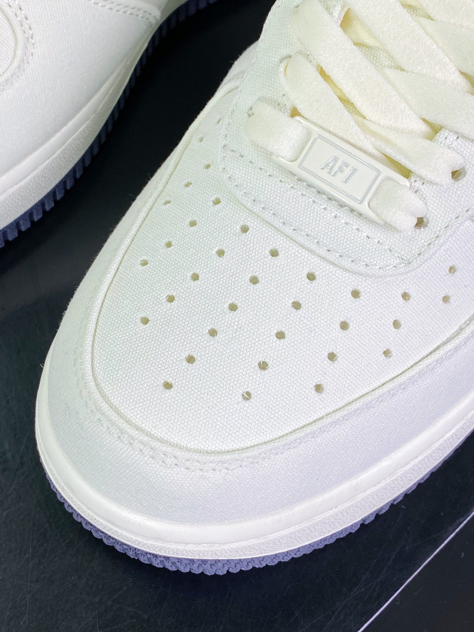 Air Force 1'07 Low QS ”Sail/Dark Grey” Air Force 1 classic low-cut sneakers ”Canvas off-white dark gray hook” DG2296-007