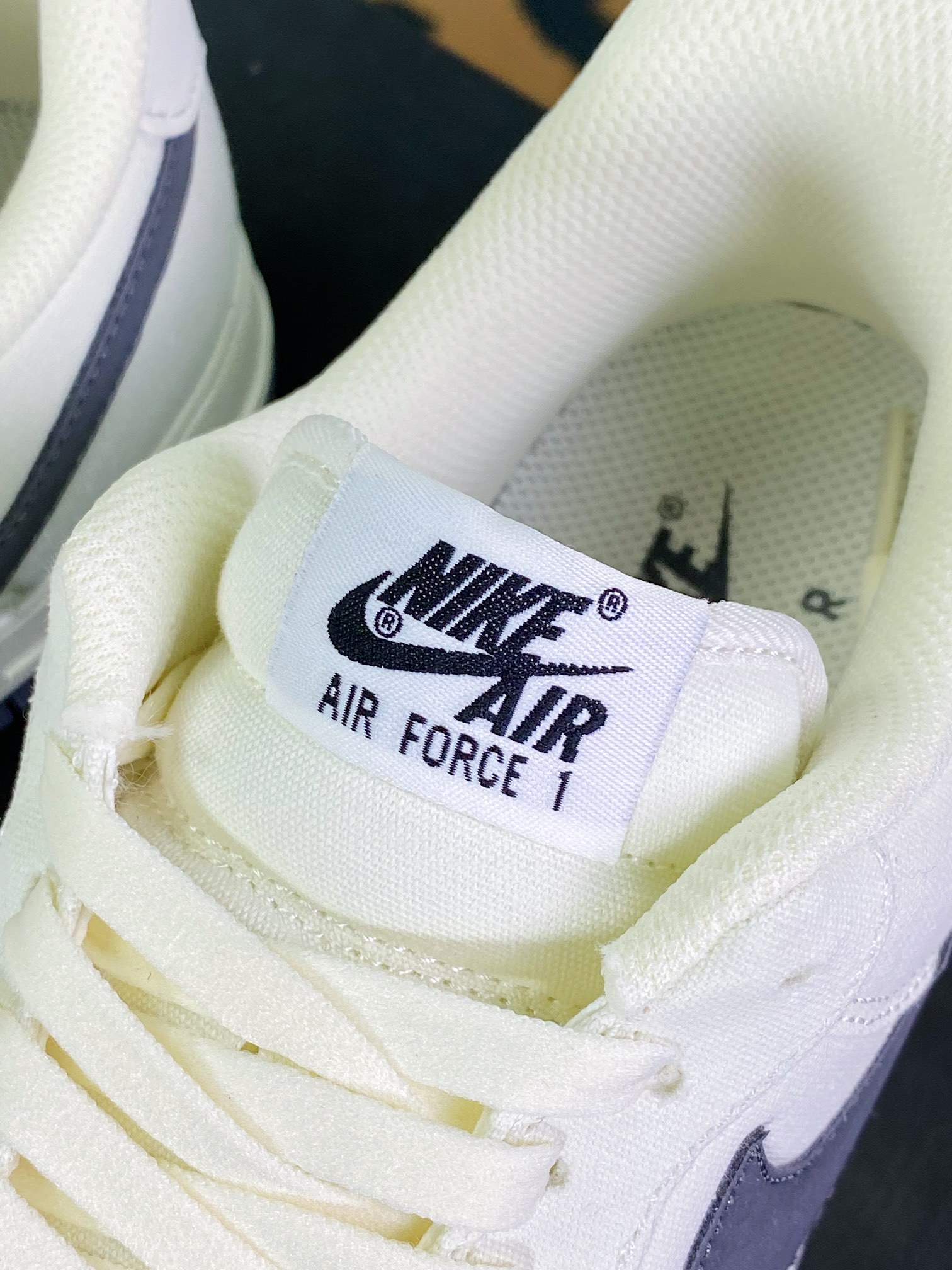 Air Force 1'07 Low QS ”Sail/Dark Grey” Air Force 1 classic low-cut sneakers ”Canvas off-white dark gray hook” DG2296-007