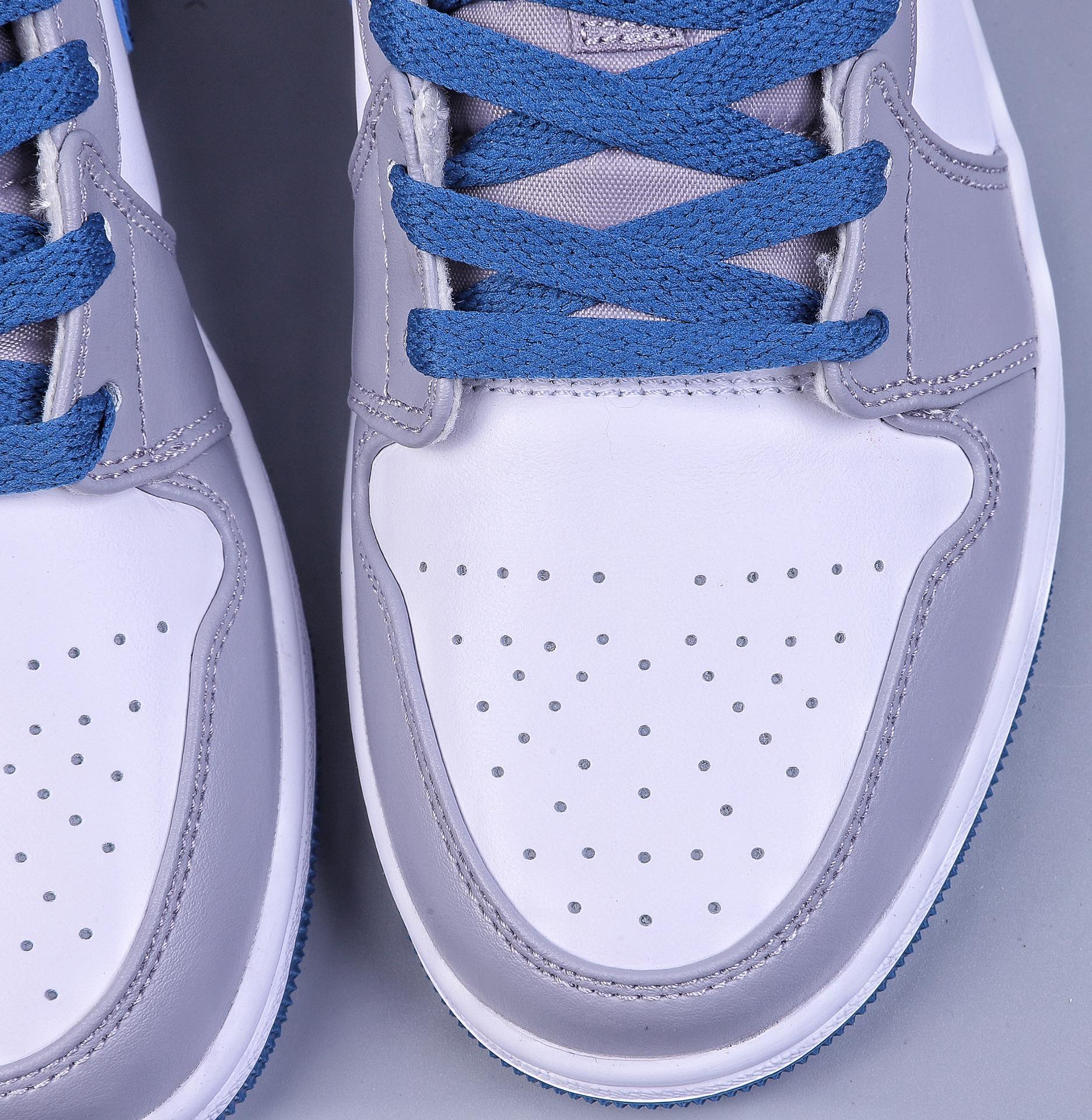 220 Air Jordan 1 Mid ”True Blue” AJ1 乔1真蓝色 中帮篮球鞋 DQ8423-014