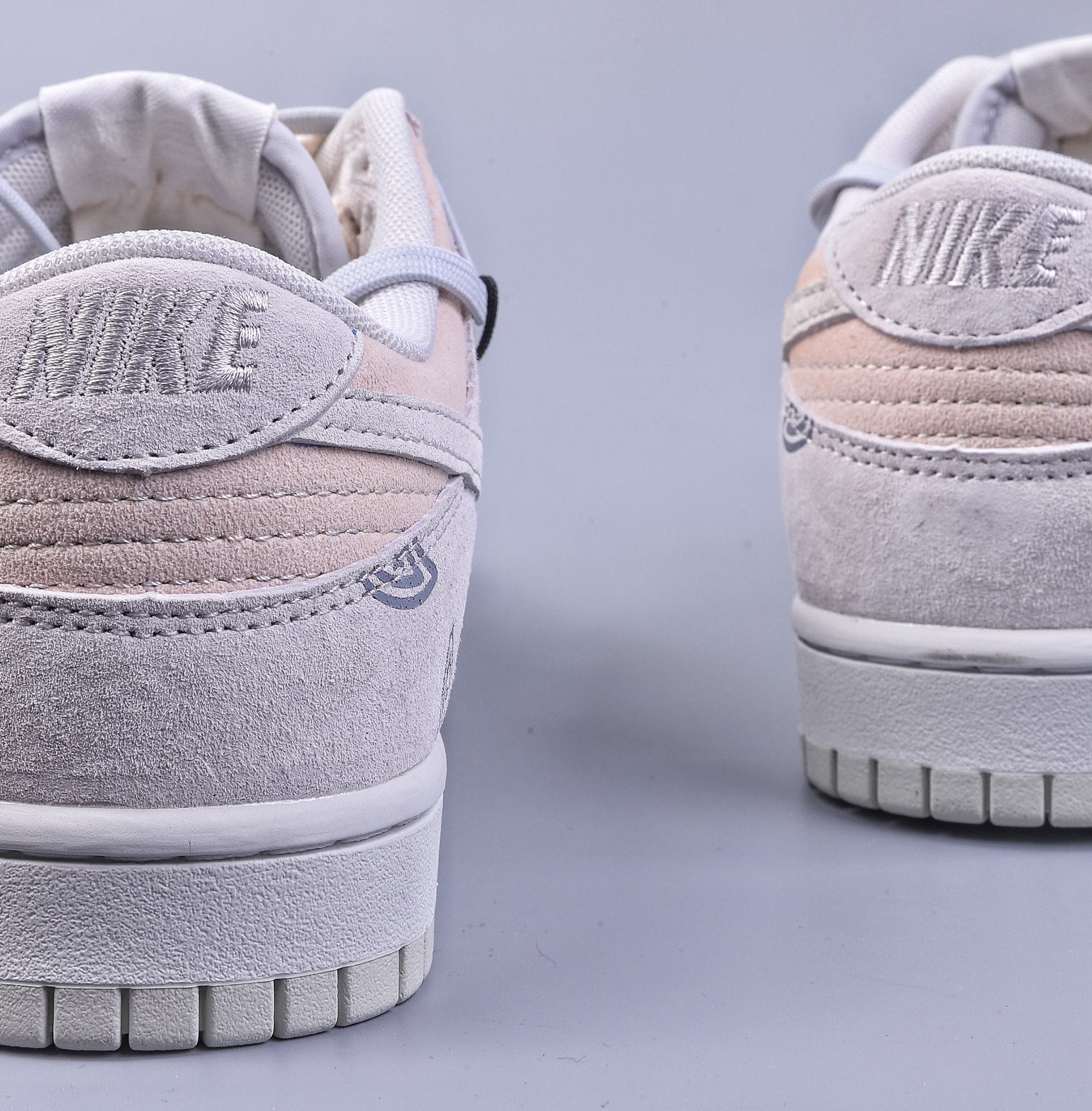 240 Futura x Nike Dunk Low SB联名 腰果花解构绑带滑板鞋 DD8338-001