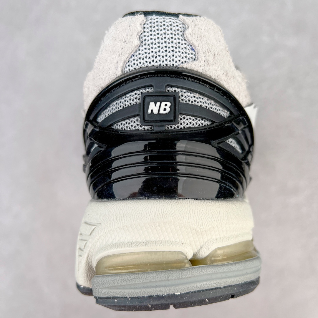 图片[8]-💰240 ＃M纯原 新百伦NB New Balance M1906DC 白鲸白 全套原楦原纸板原厂数据开发 进口三明治网面 原装进口皮料正确绒感卡色 正确中底拉帮中底网布细节 原厂标裁 带紫光防伪 定制后跟透明水晶模块 冲裁组合 大底贴合程度胶水上色把控完美 整洁度挑战全网艺术家 多道序QC把关品质完善 匠心打造 耗时两个月开发完成 工艺极其复杂难度可想而知 新开独立私模大底 全网唯一正确六层组合大底 高端零售专供产物 Size：36 37 37.5 38 38.5 39 40 40.5 41 42 42.5 43 44 45.5 46.5 47 编码：by3936010-运动鞋