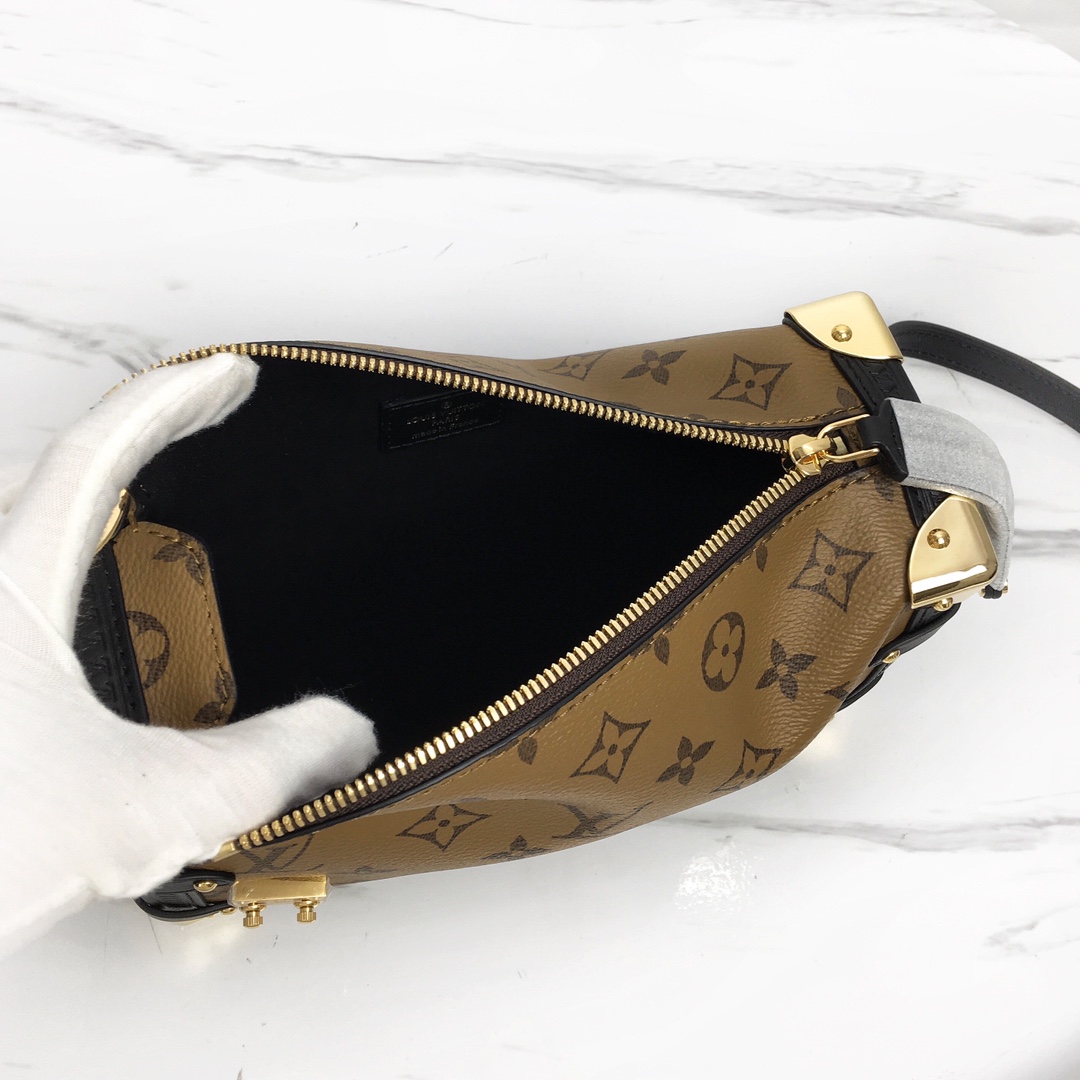 Louis Vuitton Side Trunk Small Handbag Monogram Canvas Leather, 21 x 14 x 6 cm 7 i1677462562 4846 5
