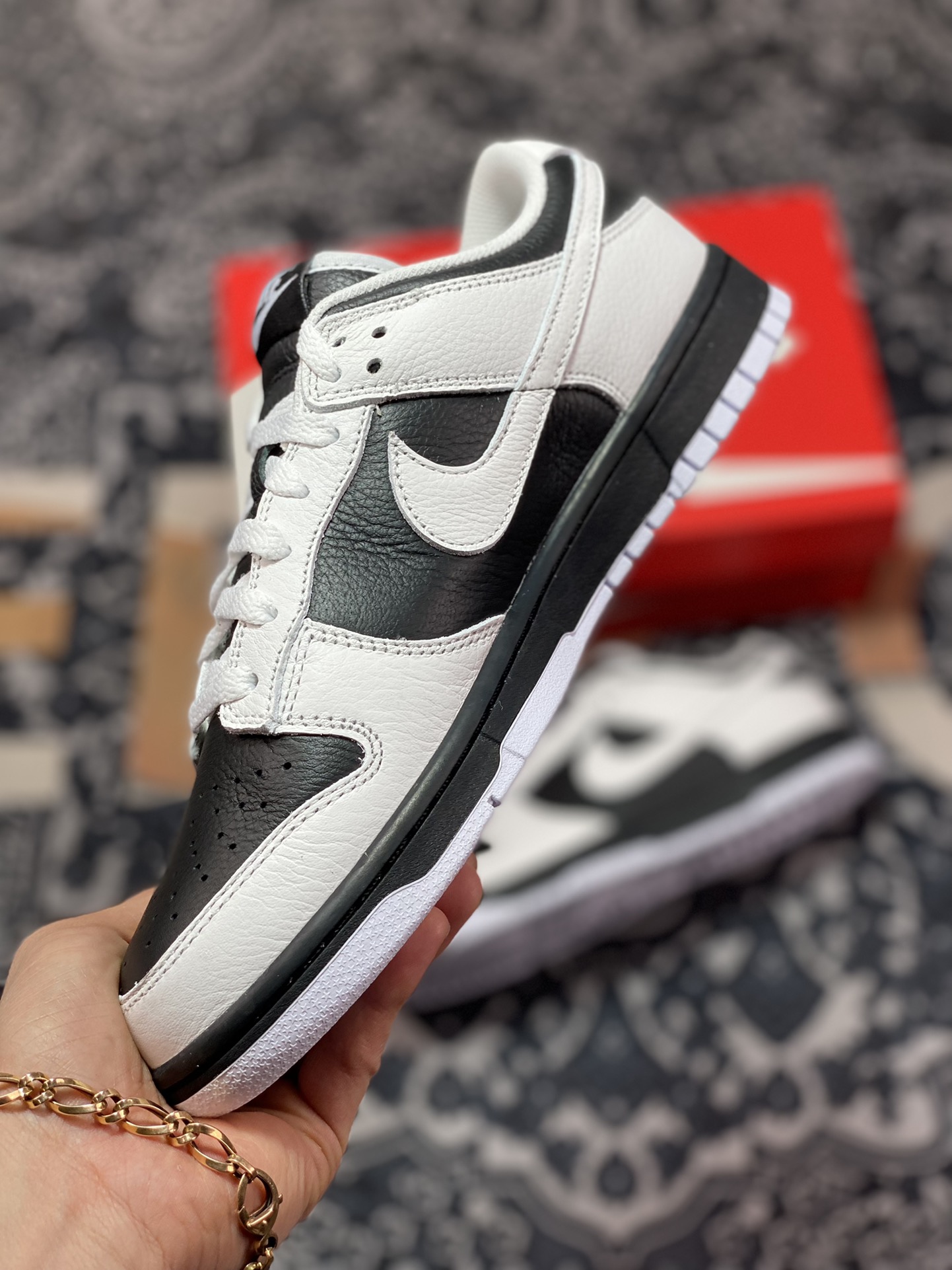 ” dunk”扣篮系列低帮休闲运动滑板板鞋“白黑翻转熊猫”9064-011