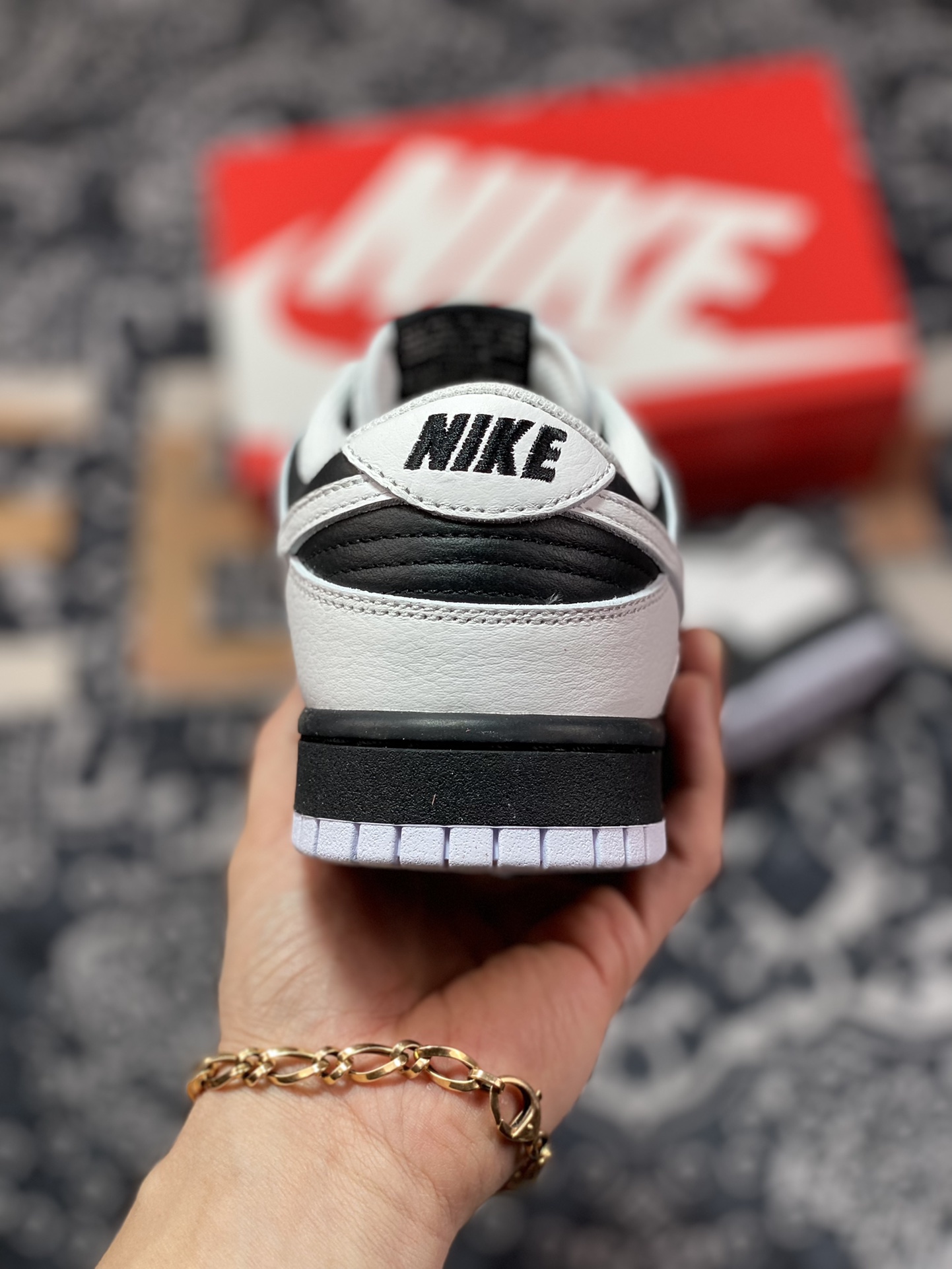 ” dunk”扣篮系列低帮休闲运动滑板板鞋“白黑翻转熊猫”9064-011