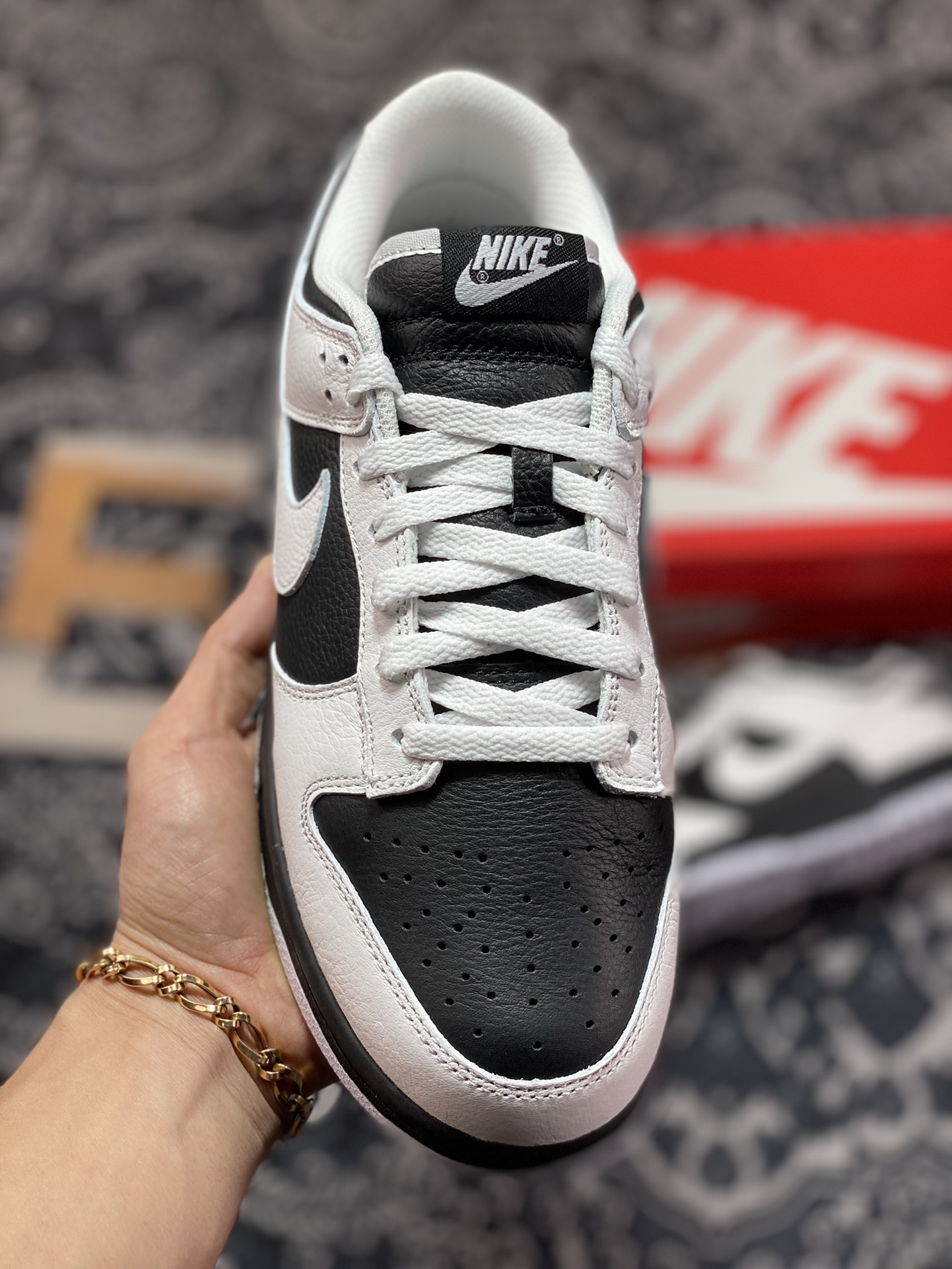 ” dunk”扣篮系列低帮休闲运动滑板板鞋“白黑翻转熊猫”9064-011