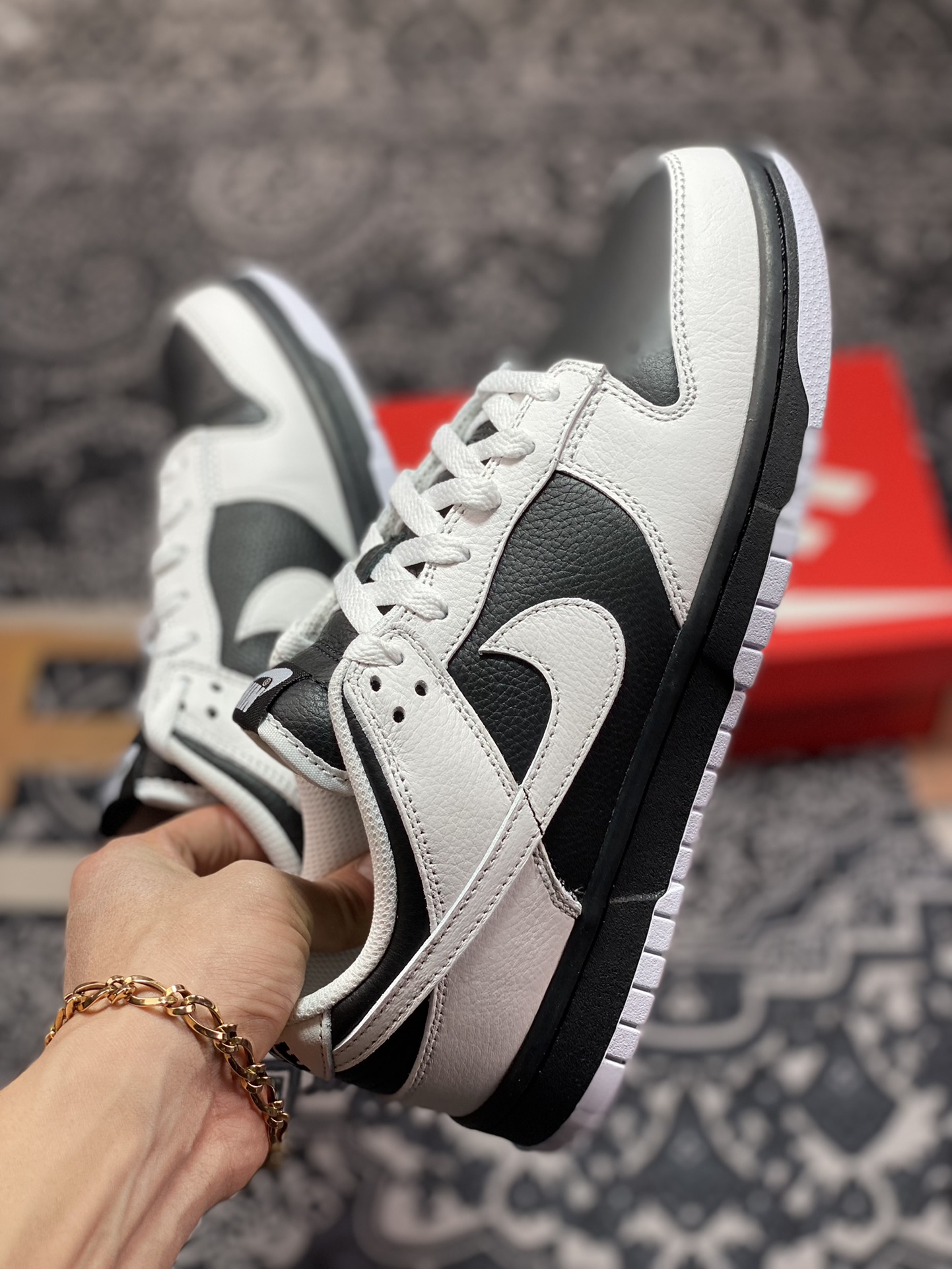 ” dunk”扣篮系列低帮休闲运动滑板板鞋“白黑翻转熊猫”9064-011