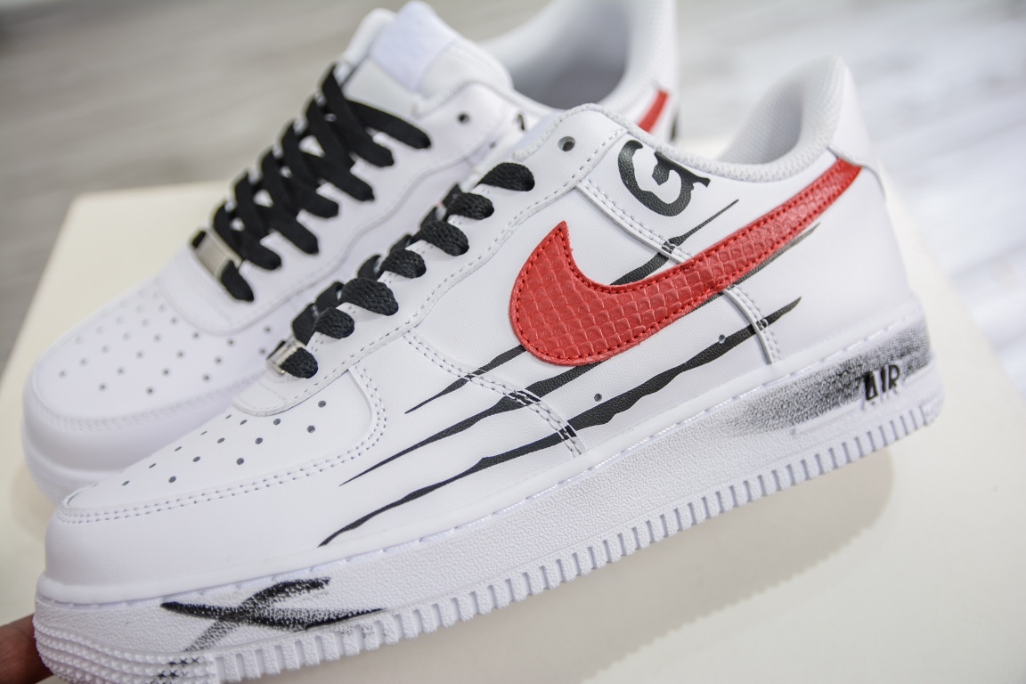 200 Nike Air Force 1 Low’07 金刚涂鸦 空军一号低帮休闲板鞋 CW2288-111