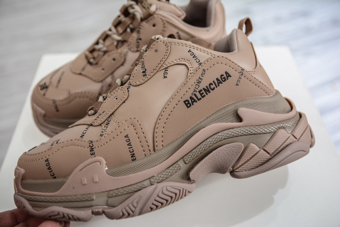 380 （运费超重） 原盒Balenciaga Triple S 巴黎世家满印logo老爹鞋