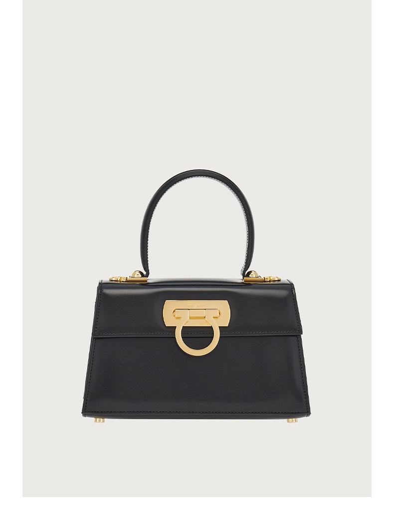Ferragamo [Official website picture] On sale for 20,000 yuan