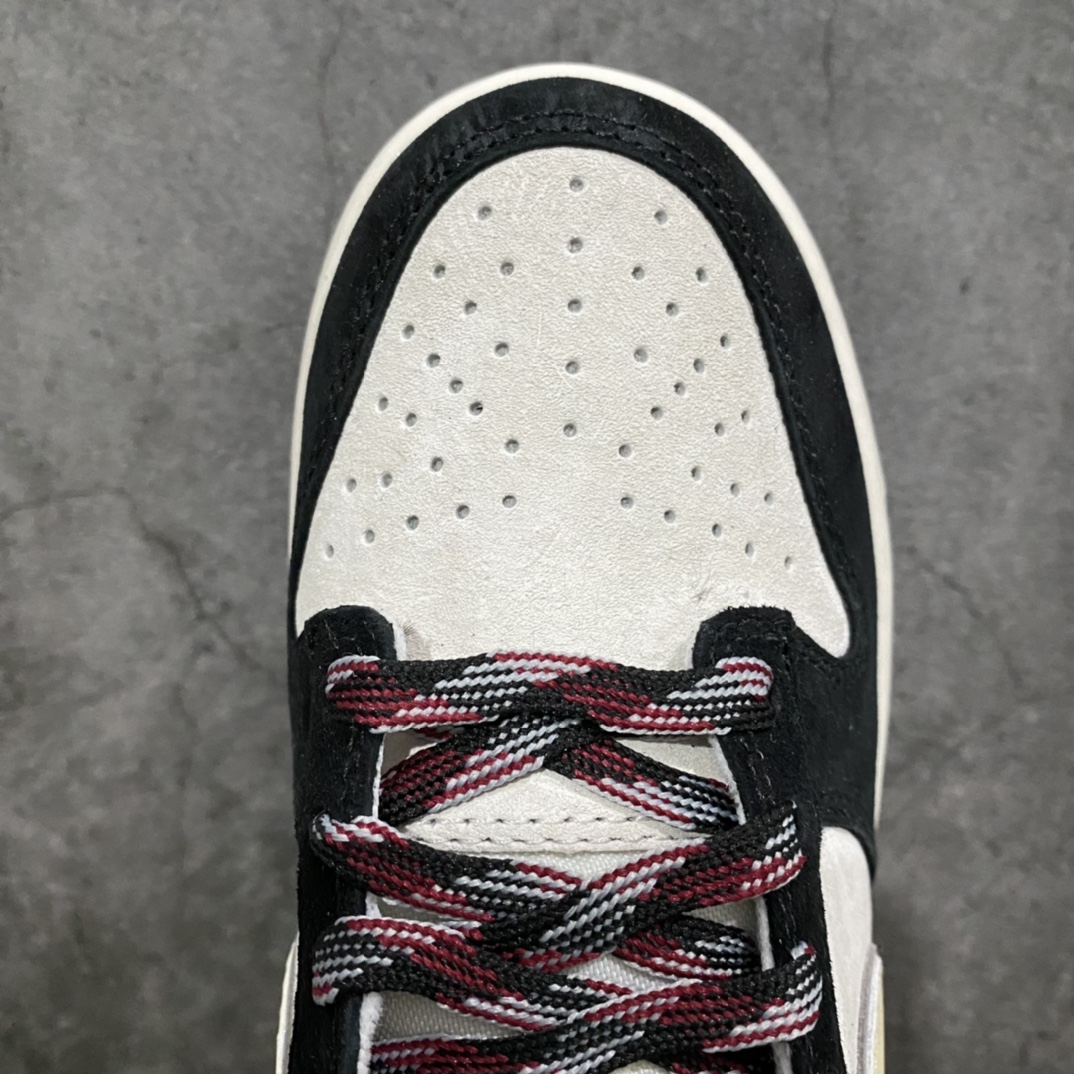 图片[5]-神版Dunk Low Black Suede大友克洋黑白色 椰奶熊猫DV3054-001n此款Nike Dunk Low采用全绒面革打造，采用Bone底座和黑色覆层。双层Swooshes、鞋跟覆盖层和奶油色和灰色色调的鞋舌标签，网眼鞋 舌，Sail 中底和黑色橡胶外底上的千鸟格鞋带完善了设计 货号：DV3054-001 尺码：36 36.5 37.5 38 38.5 39 40 40.5 41 42 42.5 43 44 45 46-莆田鞋批发中心