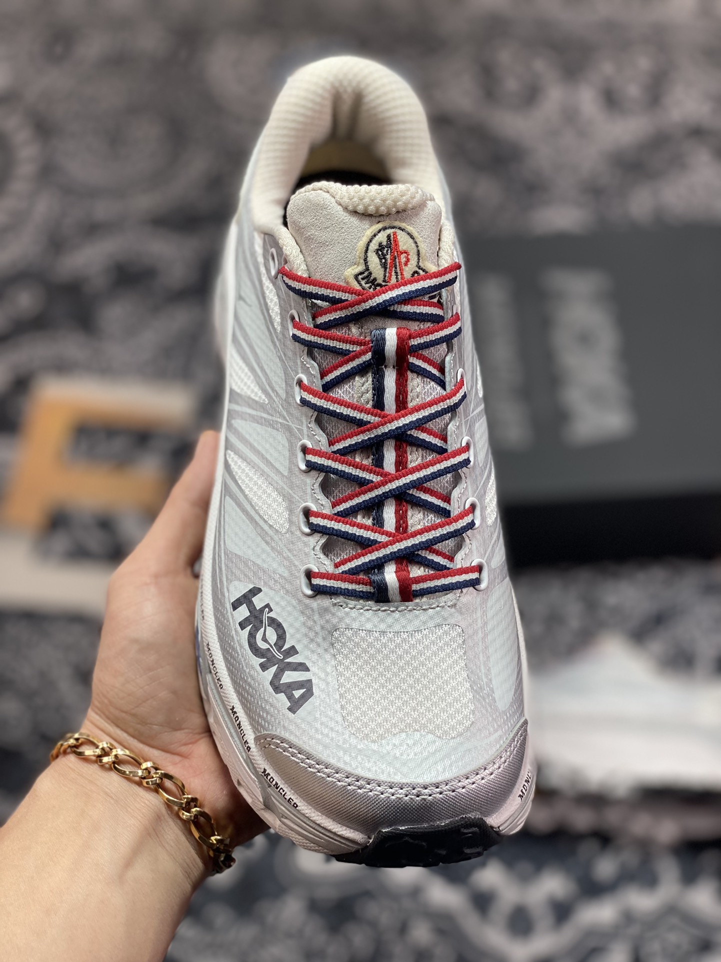 Moncler x HOKA ONE ONE Mafate Speed ??2 Low Mafate 2 generation jogging shoes ”Co-branded cloud white dark blue red” 1129992/NCHMS