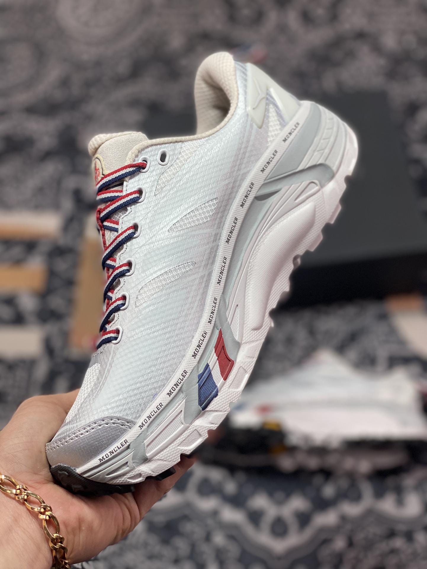 Moncler x HOKA ONE ONE Mafate Speed ??2 Low Mafate 2 generation jogging shoes ”Co-branded cloud white dark blue red” 1129992/NCHMS