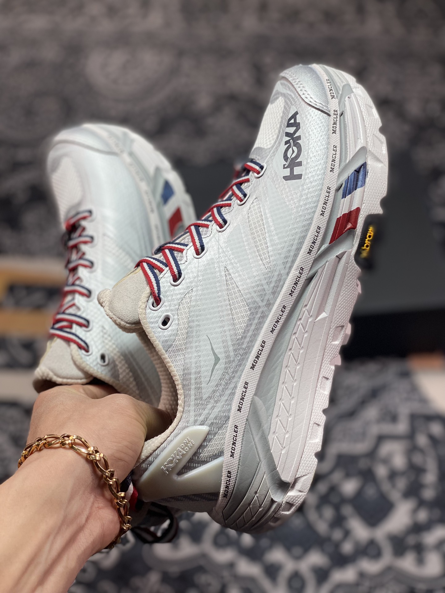 Moncler x HOKA ONE ONE Mafate Speed ??2 Low Mafate 2 generation jogging shoes ”Co-branded cloud white dark blue red” 1129992/NCHMS