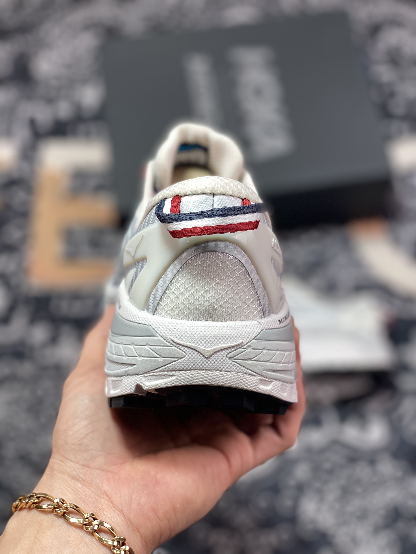 Moncler x HOKA ONE ONE Mafate Speed ??2 Low Mafate 2 generation jogging shoes ”Co-branded cloud white dark blue red” 1129992/NCHMS