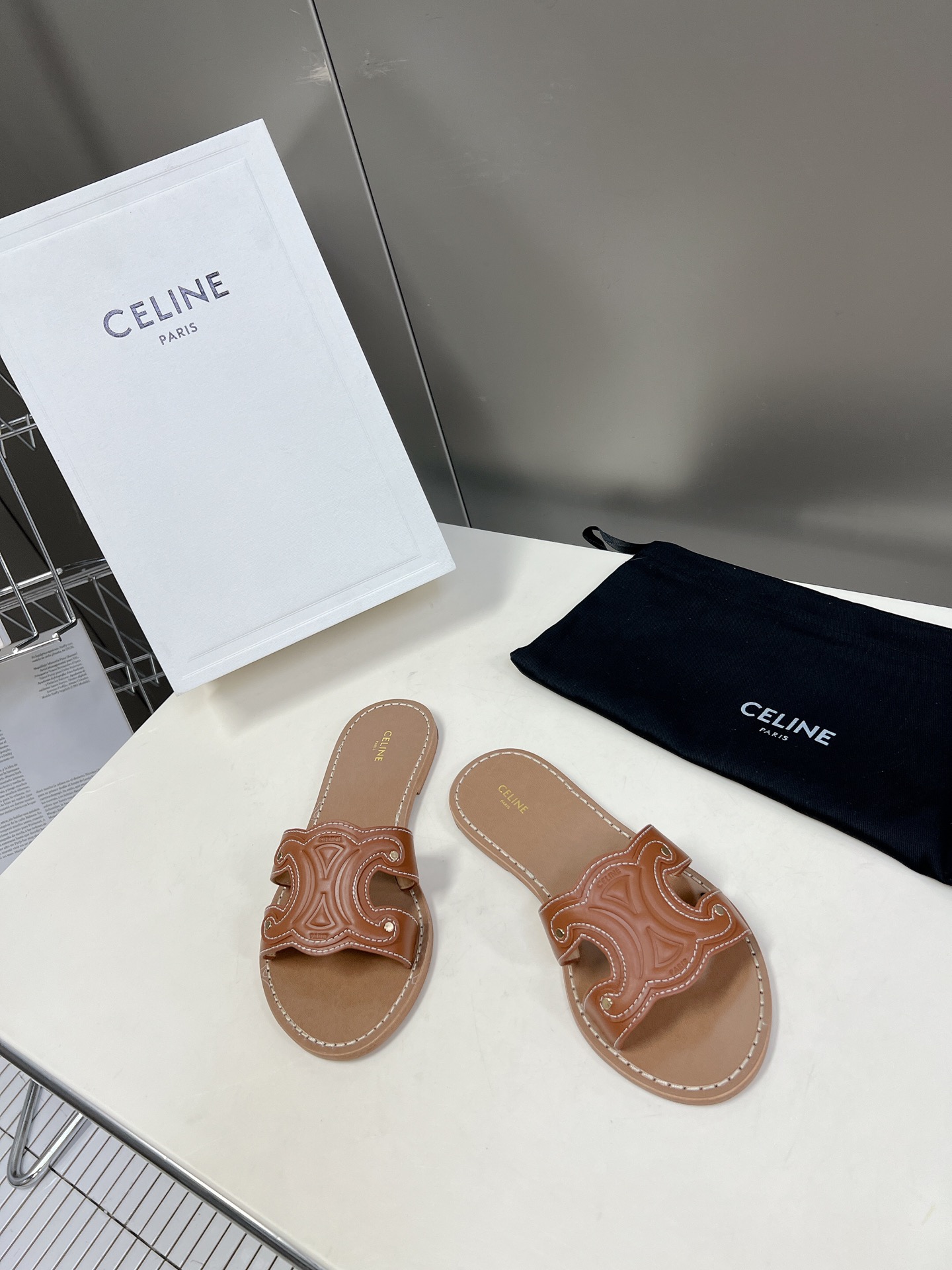 CELINE思琳代级别春夏新品凯旋门