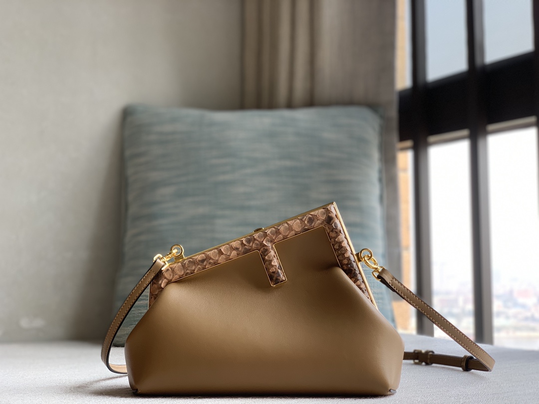 Fendi First series genuine snakeskin small handbag, made of lambskin, decorated with an oversized F metal buckle, and covered with luxurious pyth