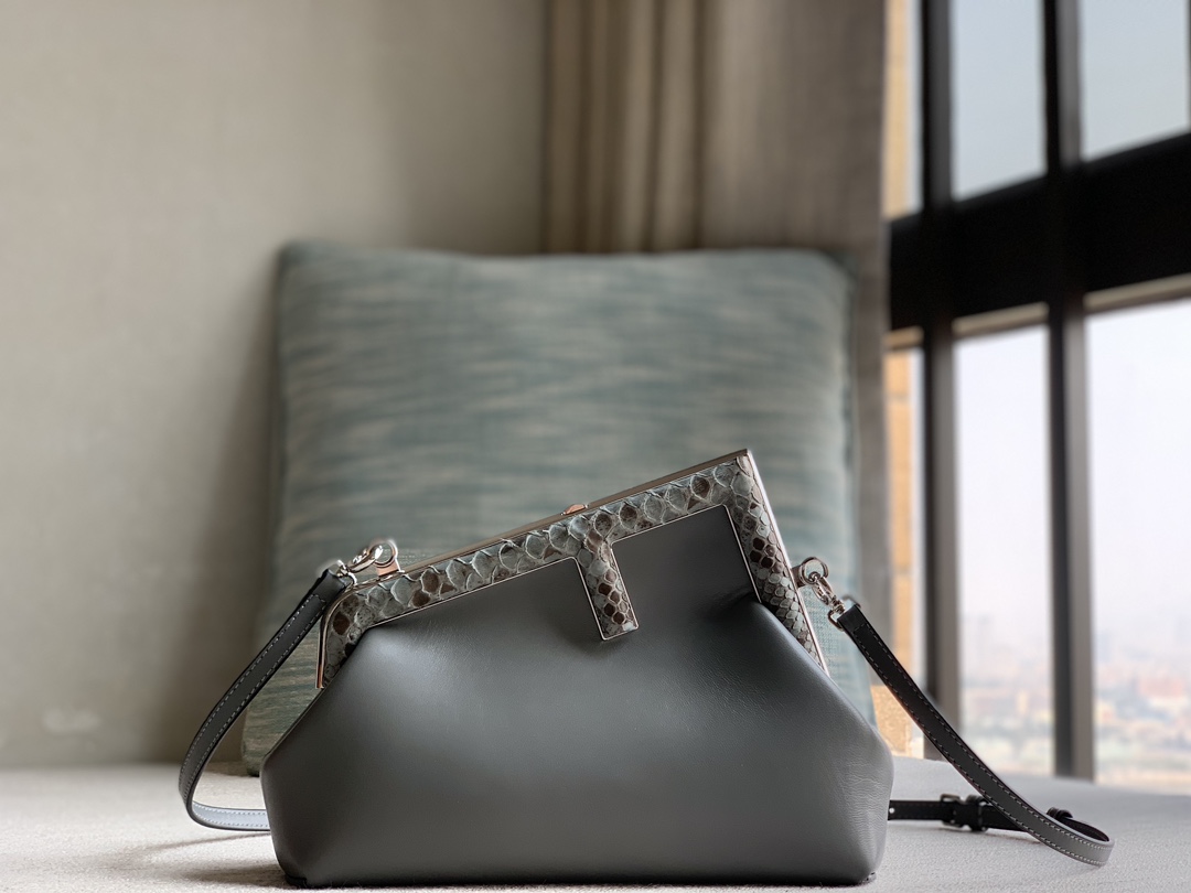 Fendi First series genuine snakeskin small handbag, made of lambskin, decorated with an oversized F metal buckle, and covered with luxurious pyth