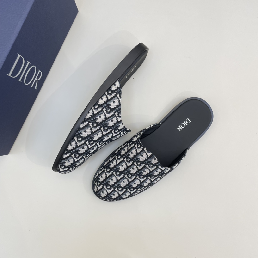 Precio de venta: P150 Marca comercial: Dio* Media zapatillaTalla: 38-44 (se puede personalizar hasta