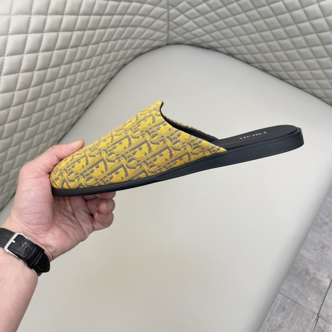Precio de venta: P150 Marca comercial: Dio* Media zapatillaTalla: 38-44 (se puede personalizar hasta