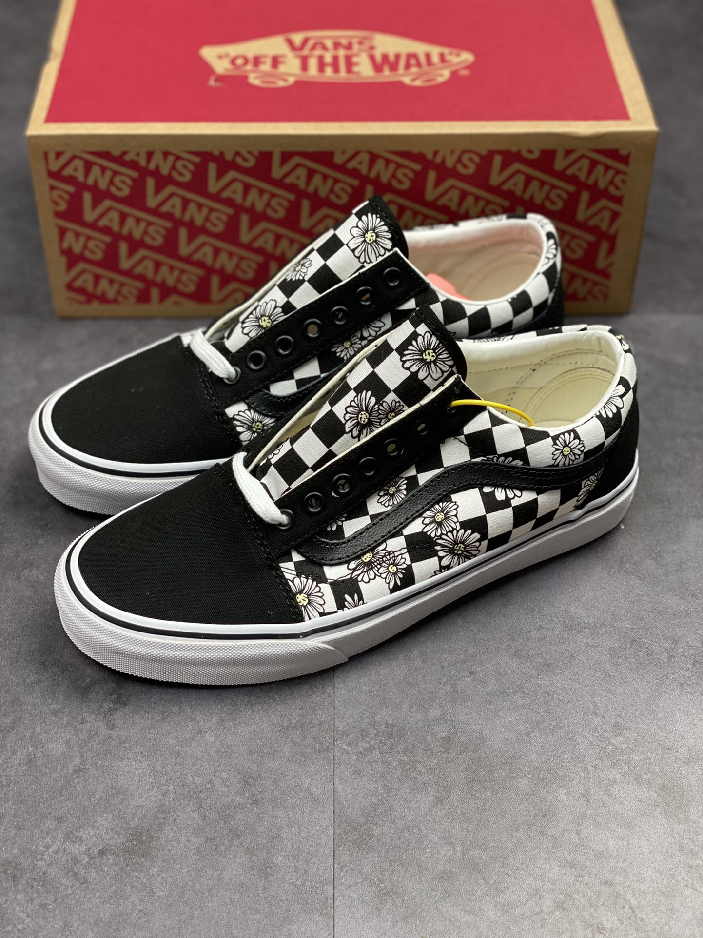 150    万斯/Vans Old skool经典的黑白格子 滑板鞋